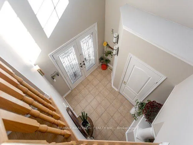 Photo 11 of 55 Belfountain Drive, Whitby, Rolling Acres — HOMEH