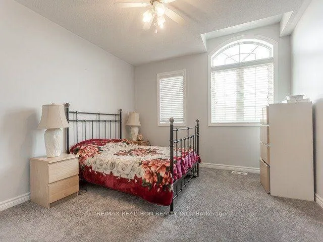 Photo 15 of 55 Belfountain Drive, Whitby, Rolling Acres — HOMEH