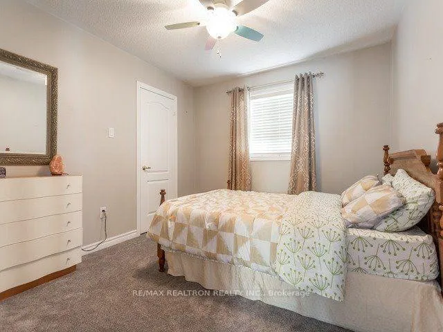 Photo 17 of 55 Belfountain Drive, Whitby, Rolling Acres — HOMEH