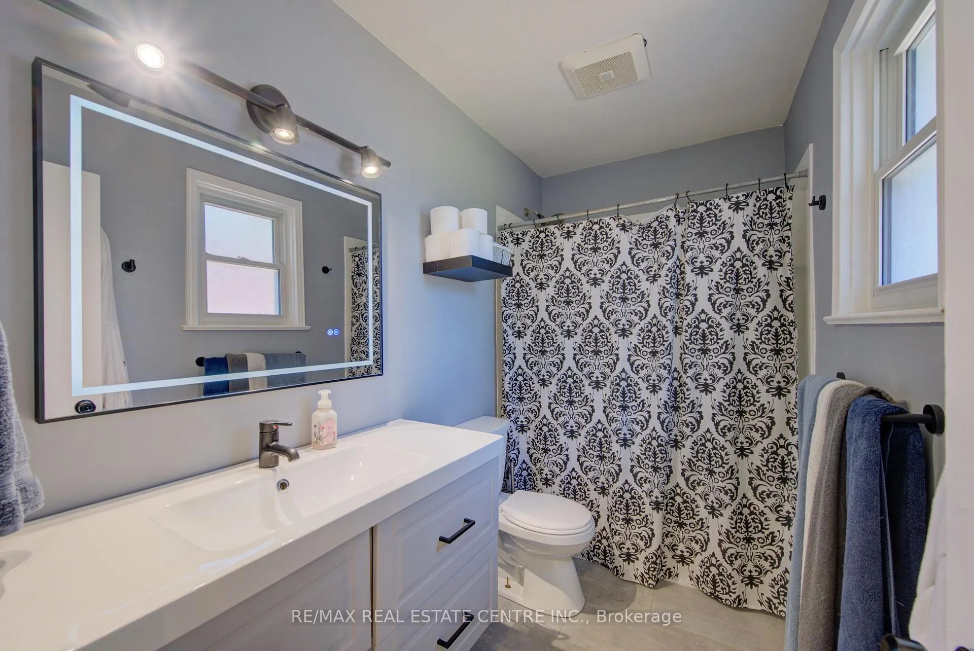 Photo 19 of 17 Daniel Avenue, Kitchener — HOMEH