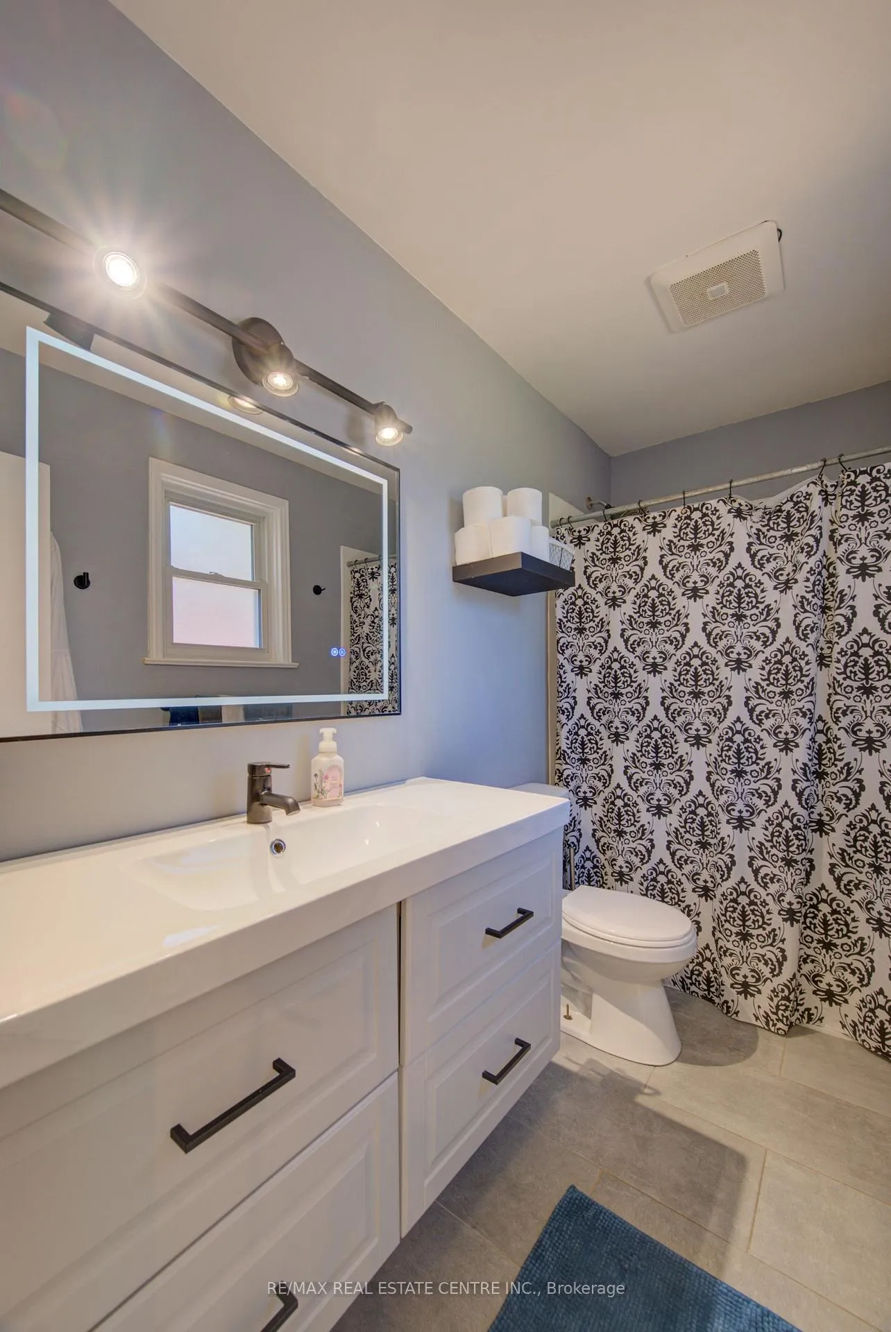 Photo 20 of 17 Daniel Avenue, Kitchener — HOMEH