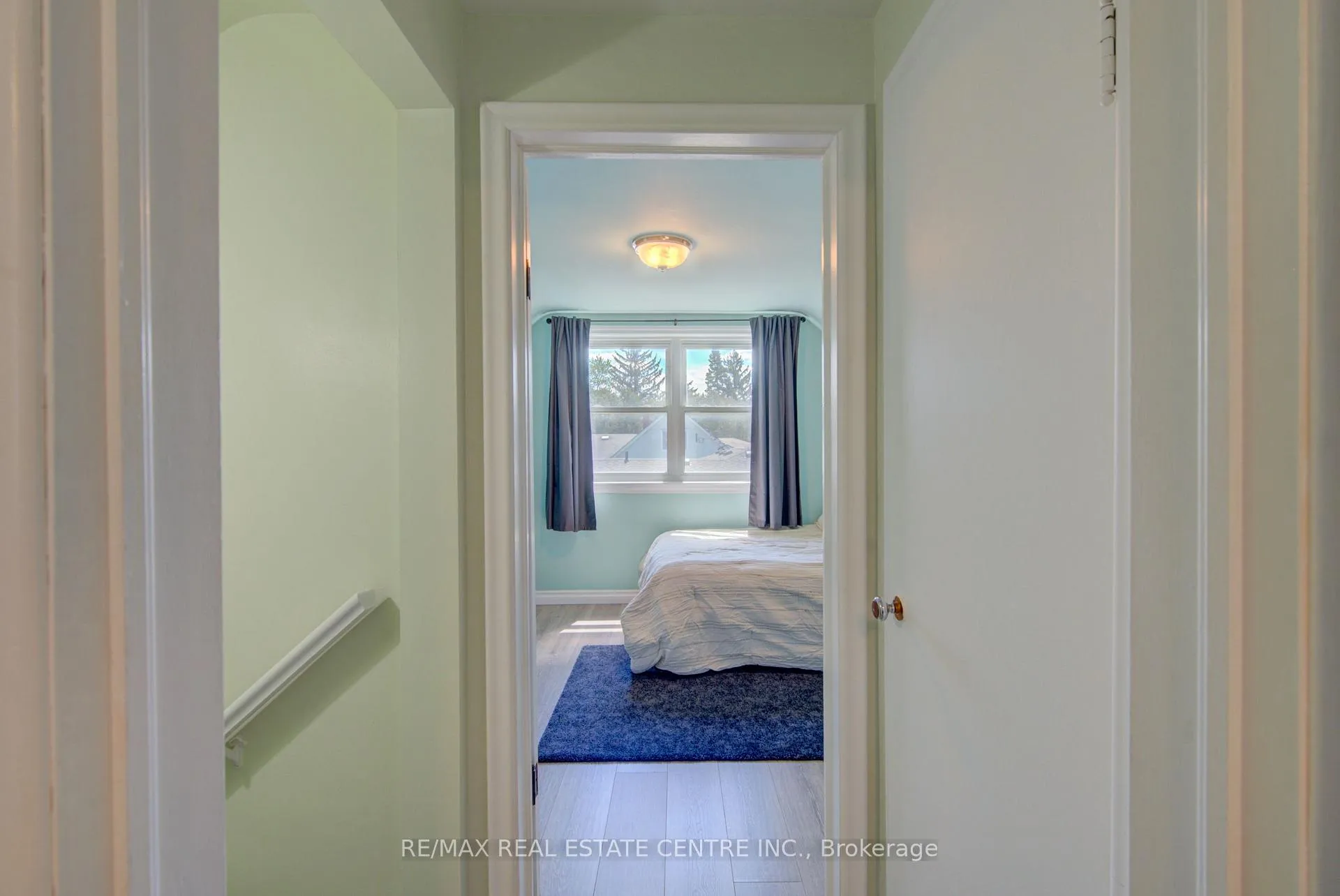 Photo 24 of 17 Daniel Avenue, Kitchener — HOMEH
