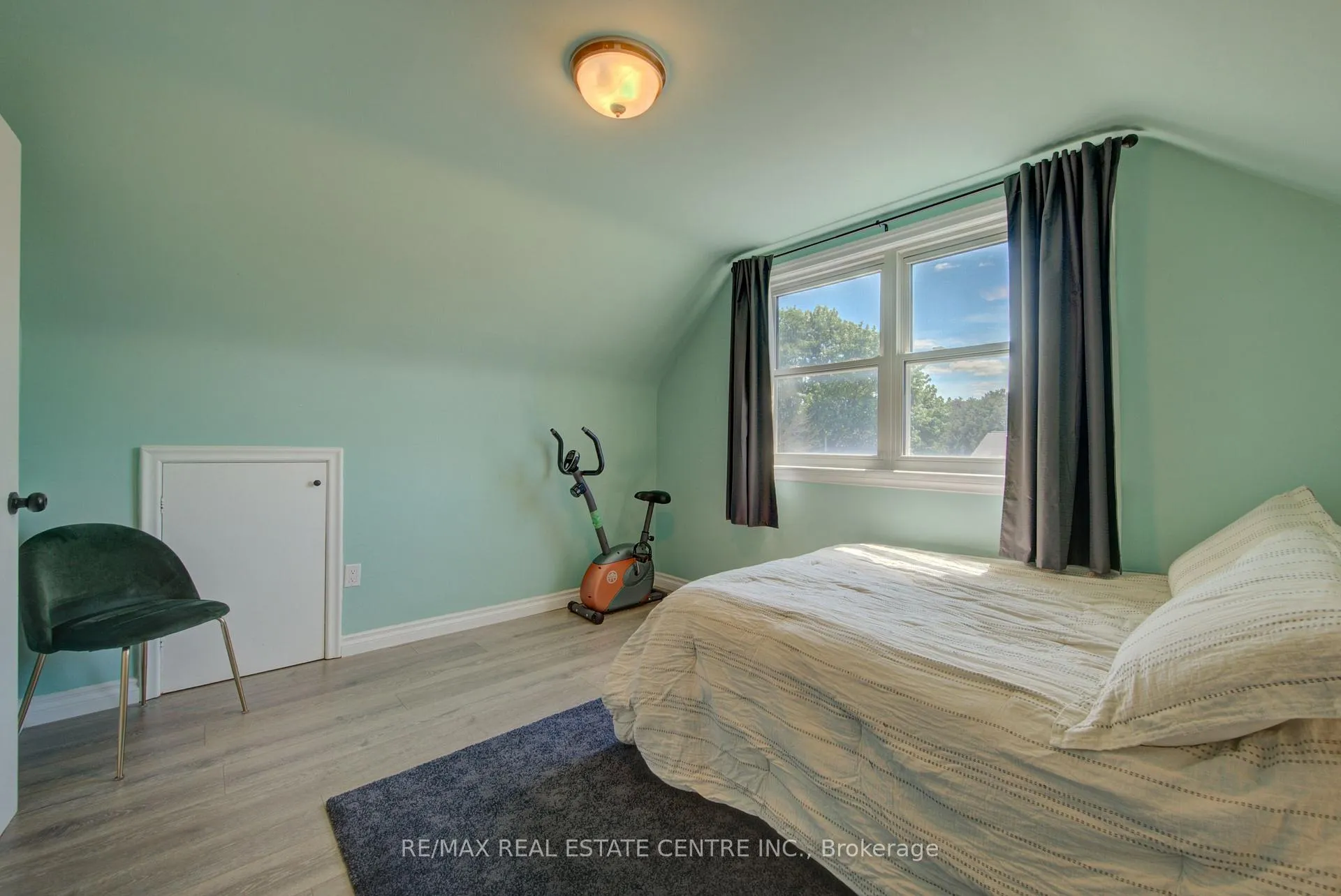 Photo 26 of 17 Daniel Avenue, Kitchener — HOMEH