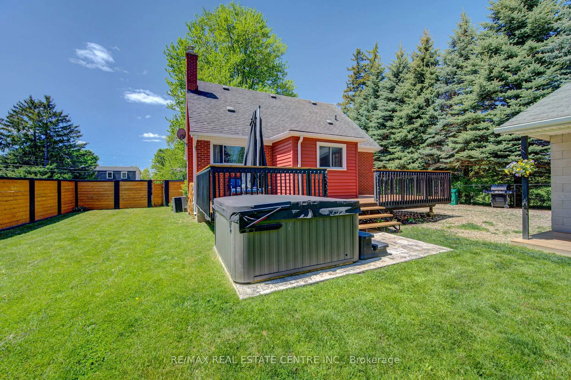 Photo 34 of 17 Daniel Avenue, Kitchener — HOMEH