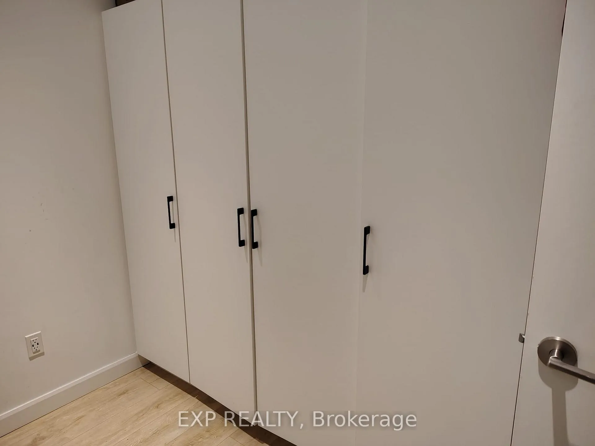 Photo 10 of Unit 1505, 741 King Street W, Kitchener, KW Hospital — HOMEH