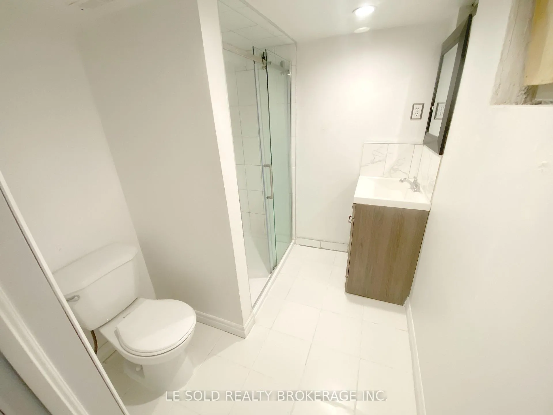 Photo 3 of Unit Bsmt, 130 Merna Avenue, Hamilton, Ainslie Wood — HOMEH