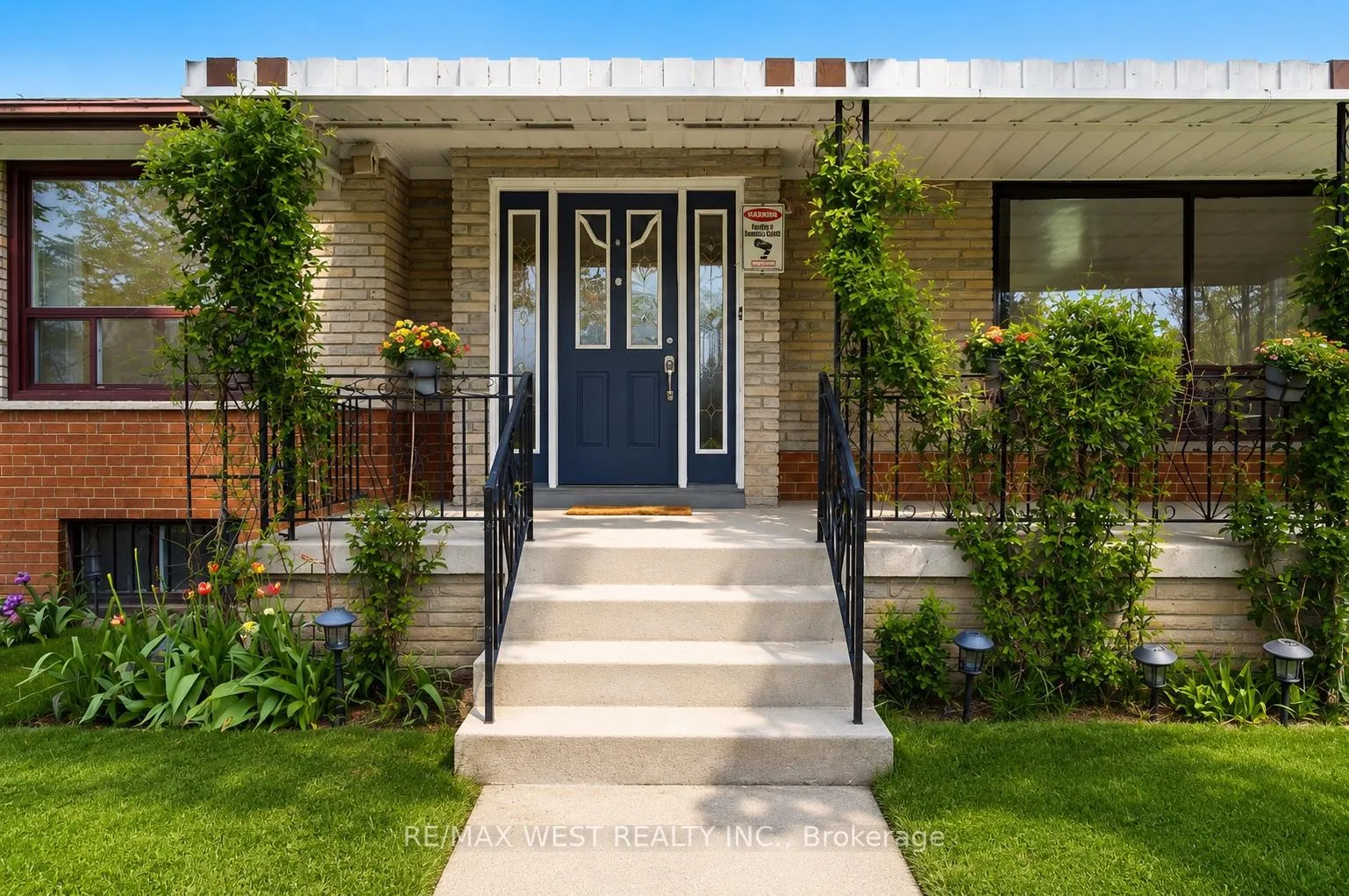 Photo 6 of 119 Benjamin Boulevard, Scarborough, Kennedy Park — HOMEH