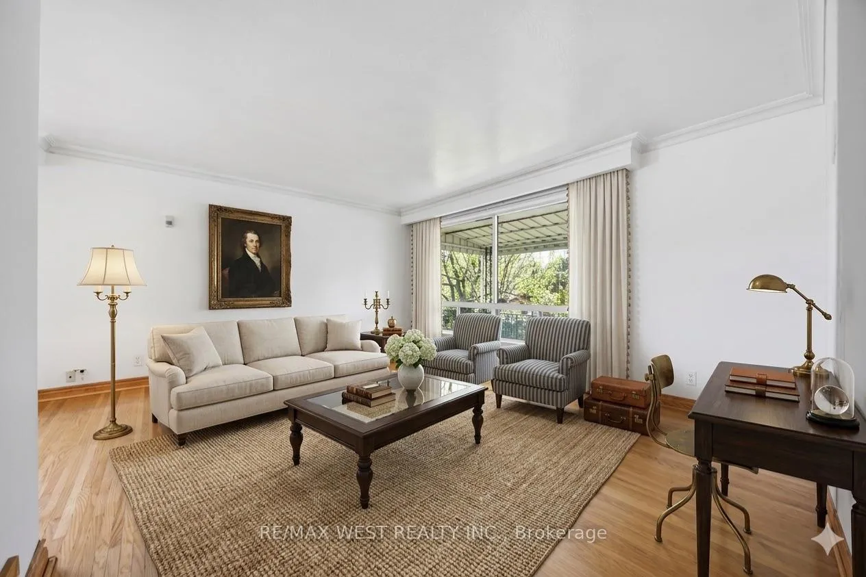 Photo 9 of 119 Benjamin Boulevard, Scarborough, Kennedy Park — HOMEH