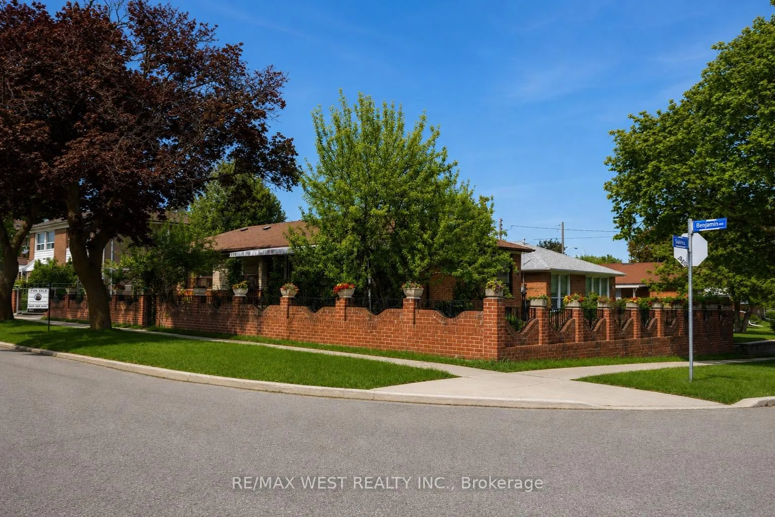 Photo 26 of 119 Benjamin Boulevard, Scarborough, Kennedy Park — HOMEH