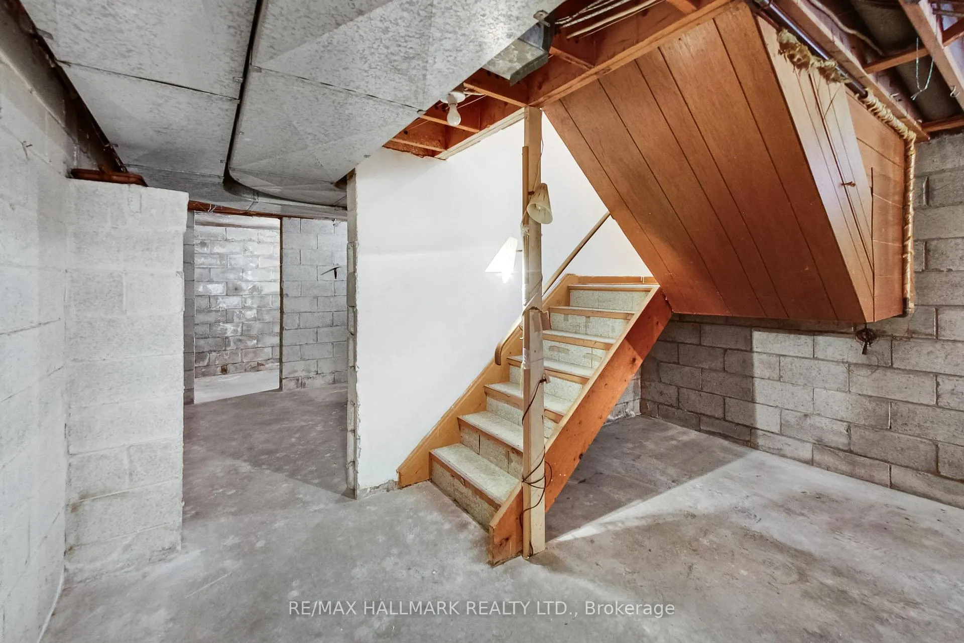 Photo 27 of 76 Main Street, Toronto, East End-Danforth — HOMEH