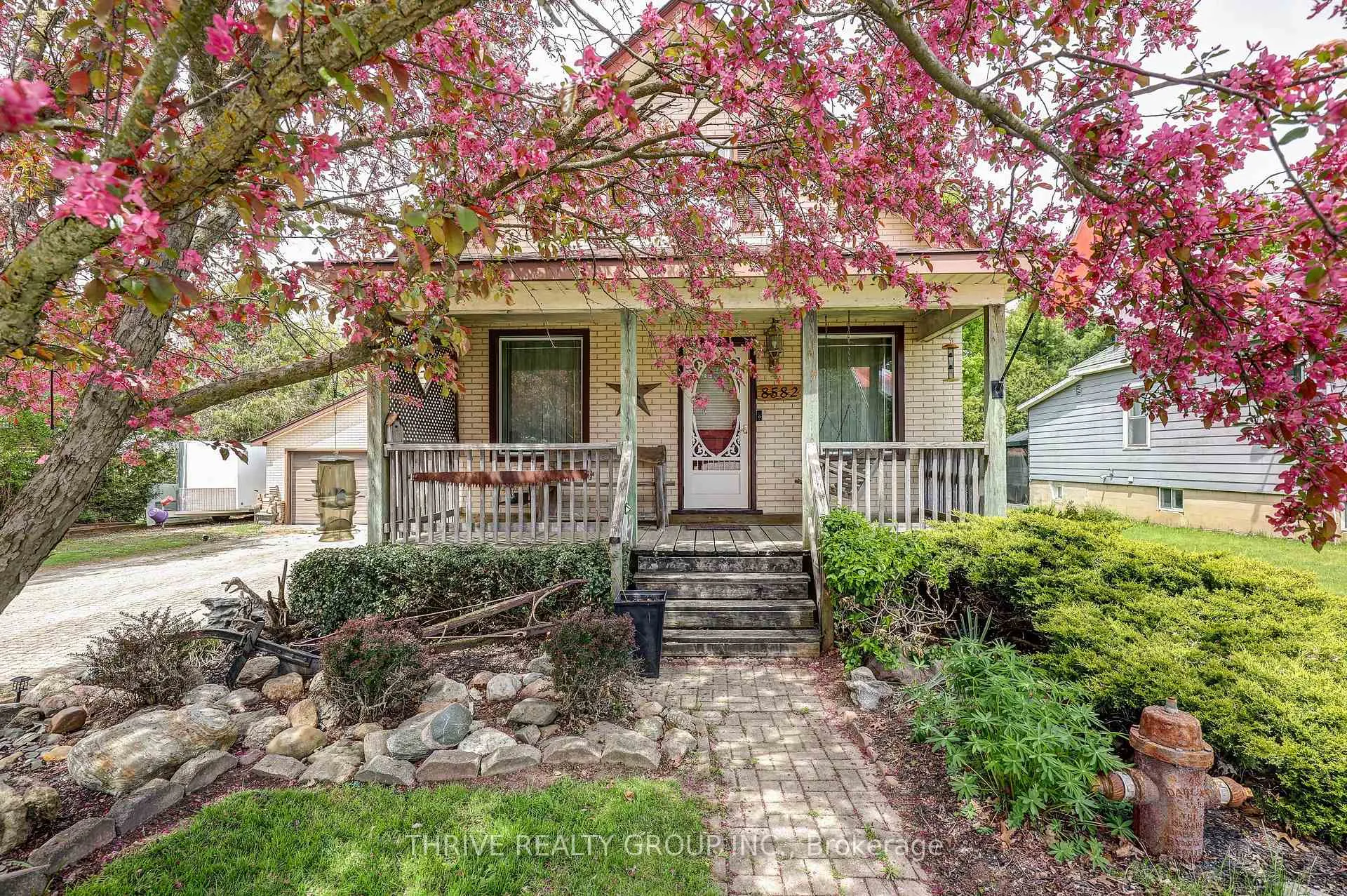 Photo 2 of 8582 Glendon Drive, Strathroy-Caradoc, Mount Brydges — HOMEH