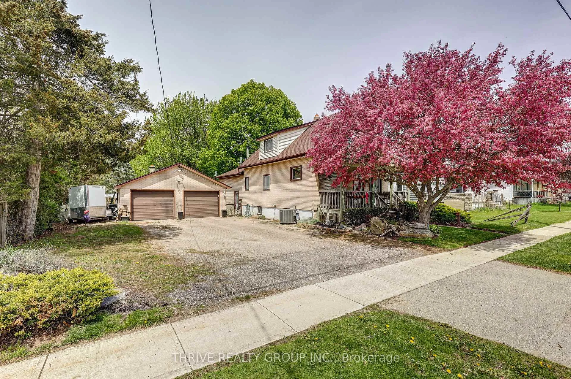 Photo 5 of 8582 Glendon Drive, Strathroy-Caradoc, Mount Brydges — HOMEH