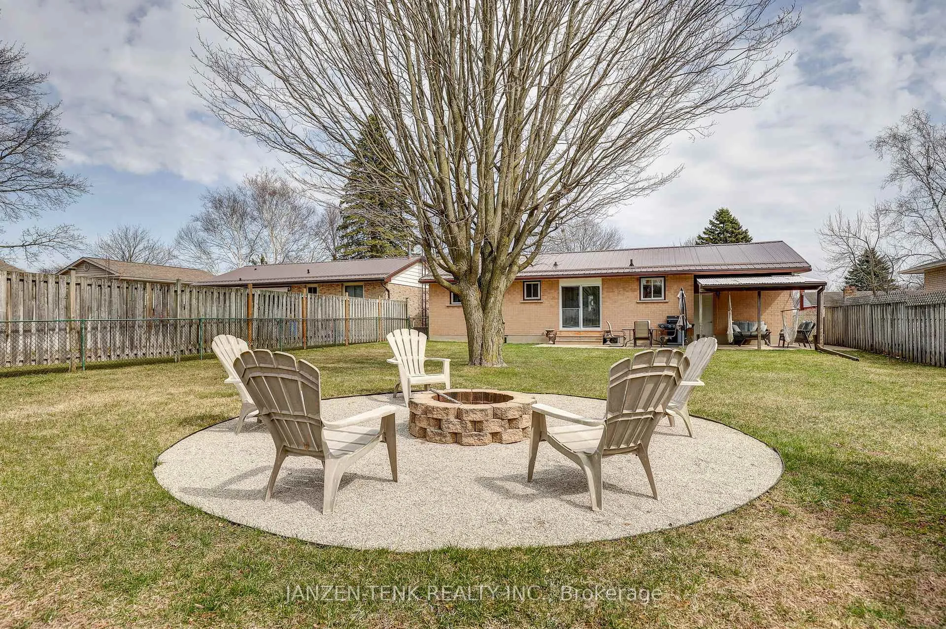 Photo 11 of 24 Centennial Avenue, Aylmer — HOMEH