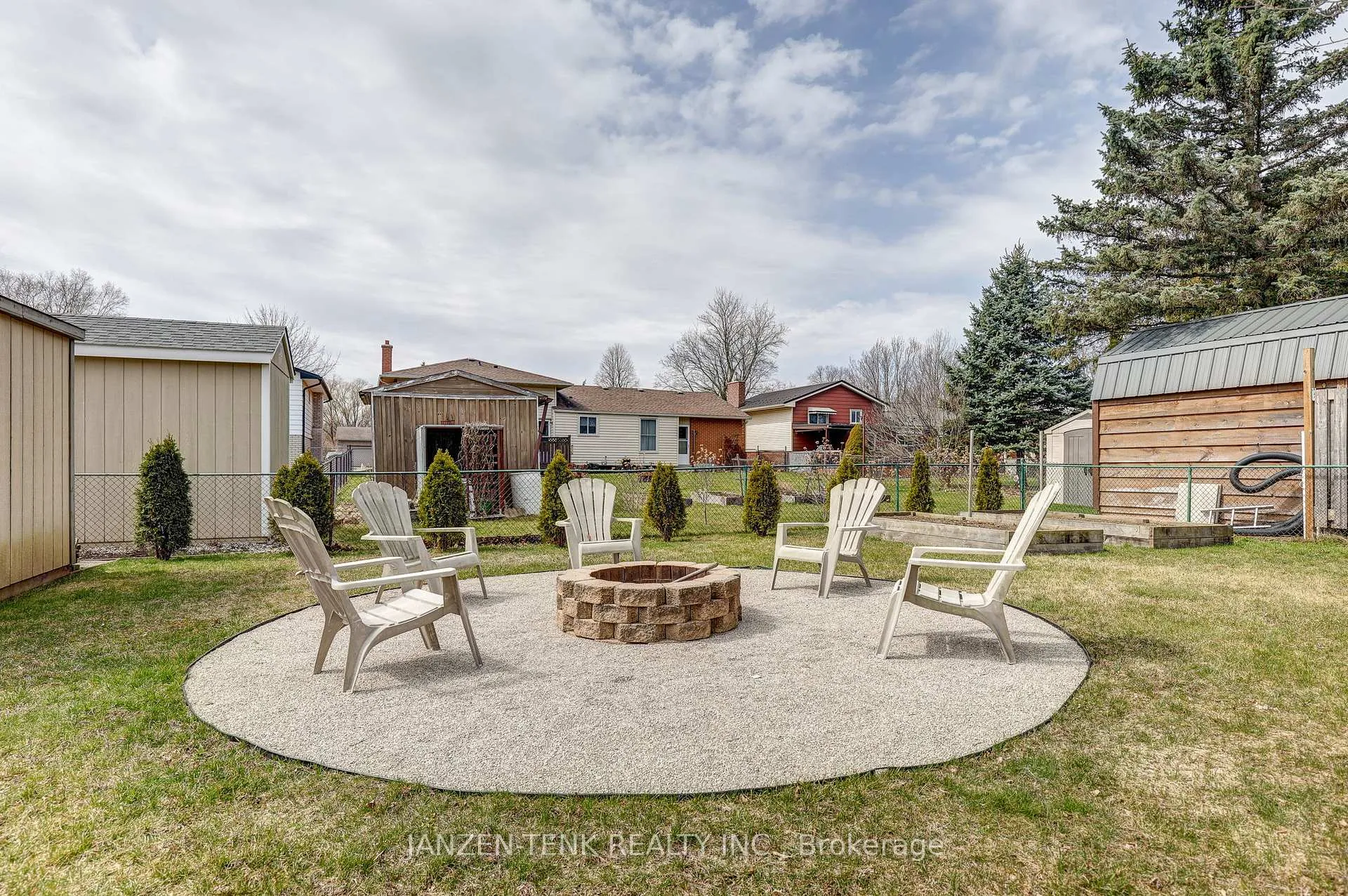 Photo 12 of 24 Centennial Avenue, Aylmer — HOMEH
