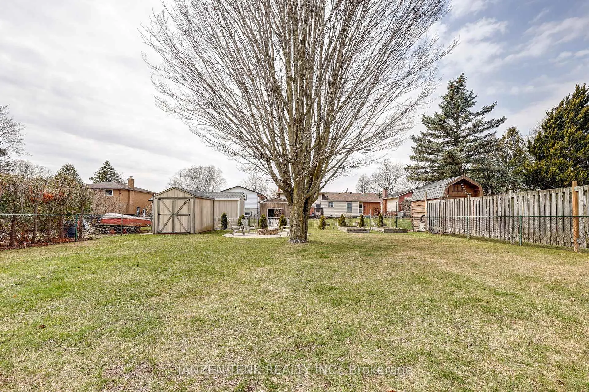 Photo 13 of 24 Centennial Avenue, Aylmer — HOMEH