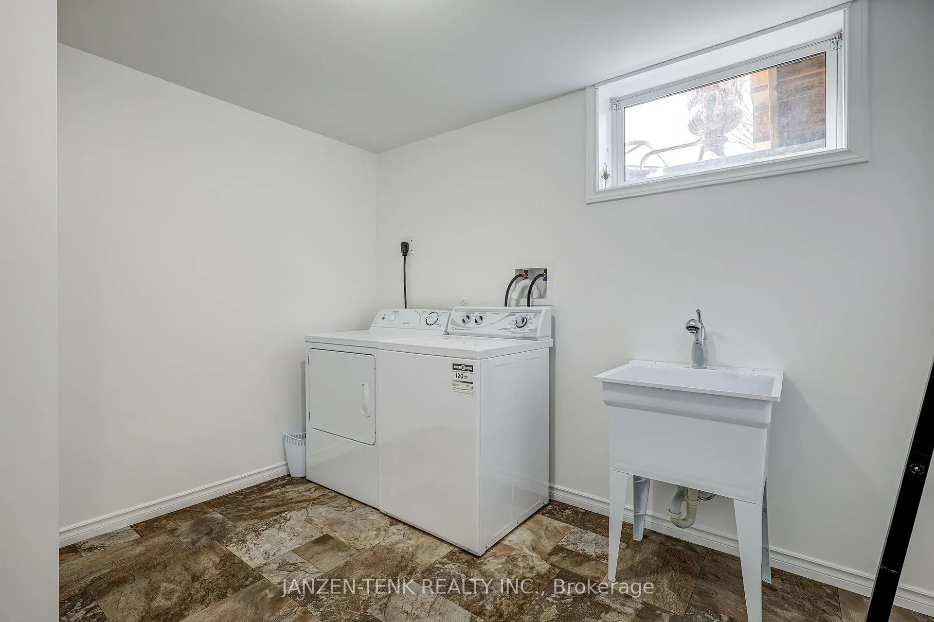 Photo 37 of 24 Centennial Avenue, Aylmer — HOMEH