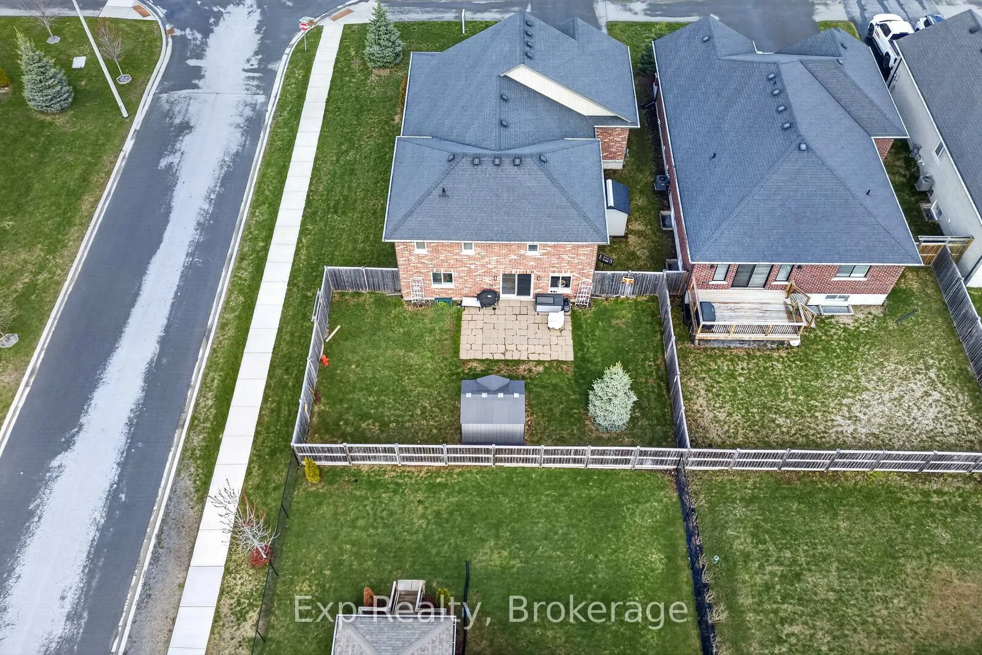 Photo 3 of 15 Kempton Avenue, Belleville, Thurlow Ward — HOMEH