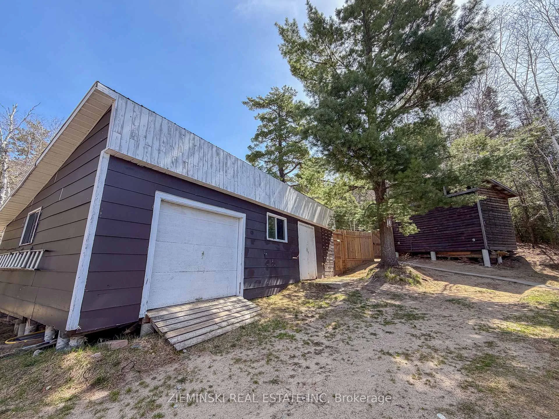 Photo 46 of 435 Esker Road, Timmins, TM - Outside East — HOMEH