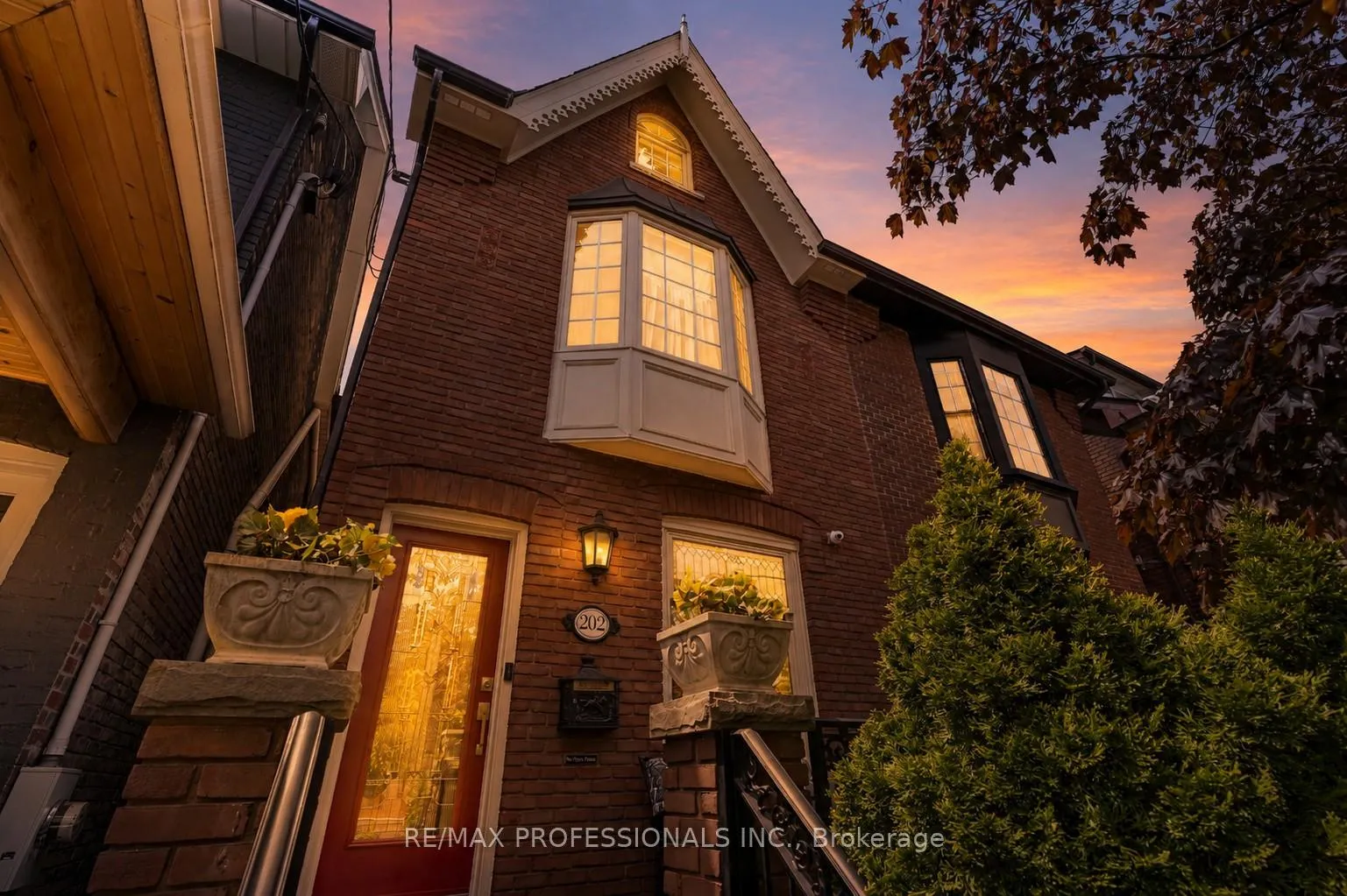 Photo 2 of 202 St Helen's Avenue, Toronto, Dufferin Grove — HOMEH