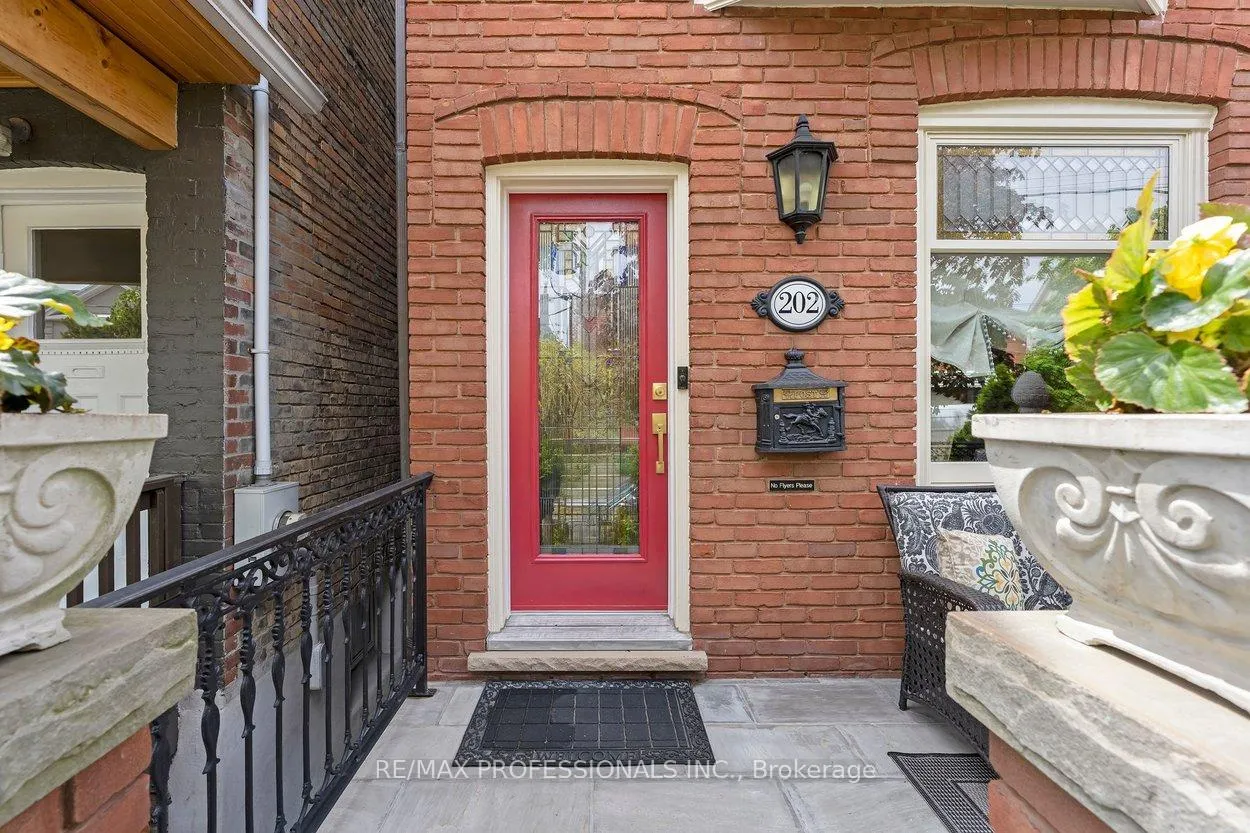 Photo 7 of 202 St Helen's Avenue, Toronto, Dufferin Grove — HOMEH