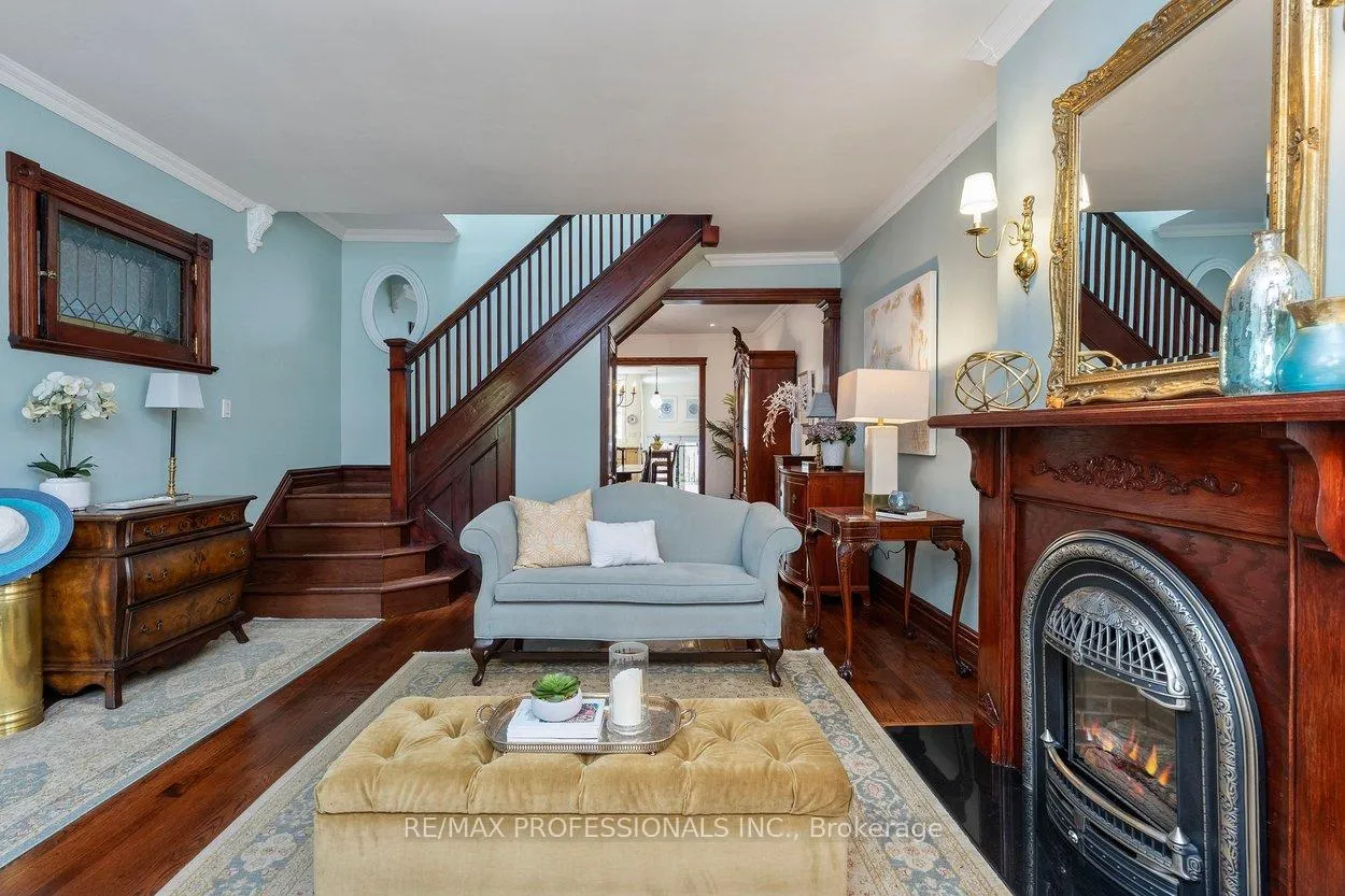 Photo 11 of 202 St Helen's Avenue, Toronto, Dufferin Grove — HOMEH