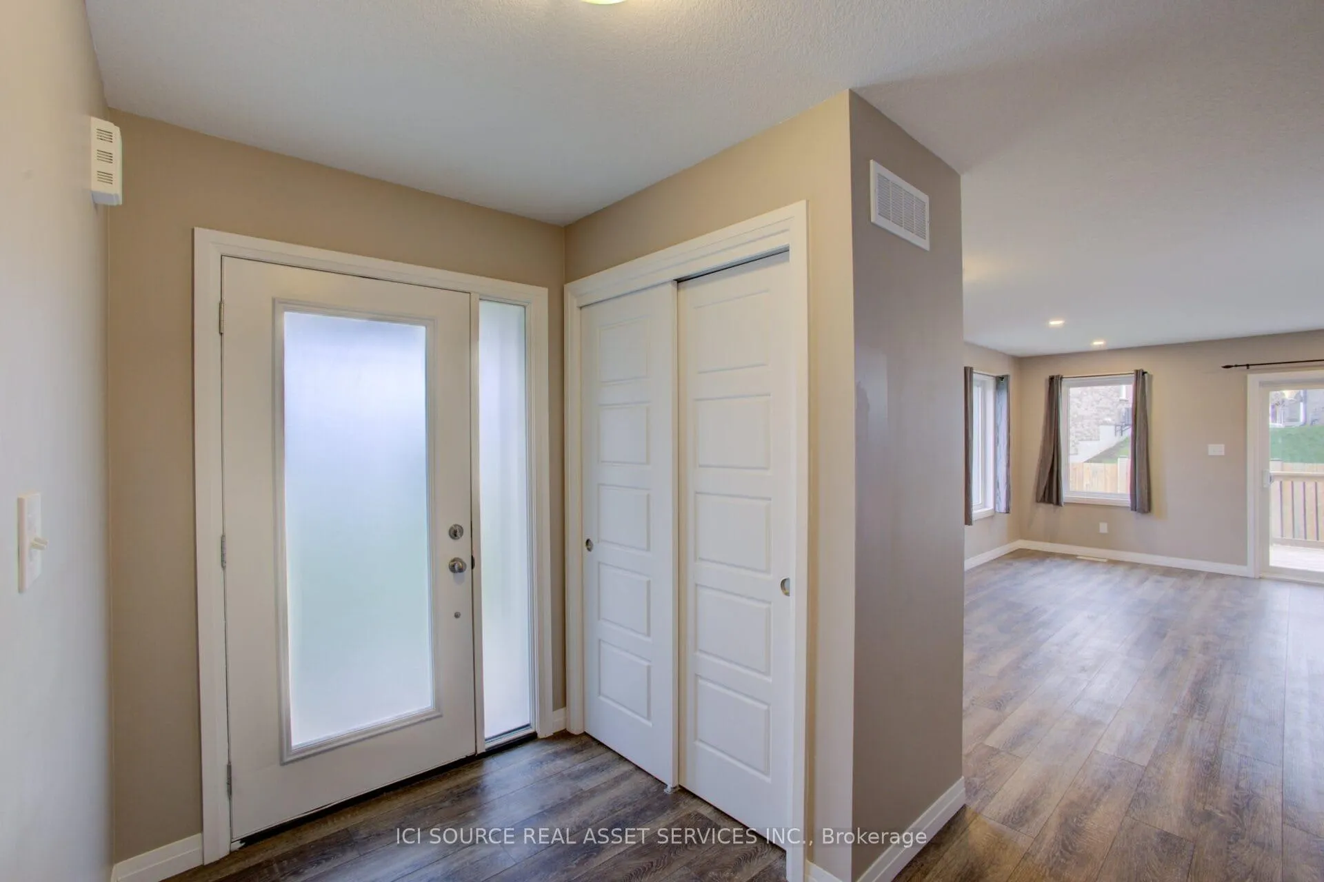 Photo 6 of 100 Pony Way, Kitchener — HOMEH