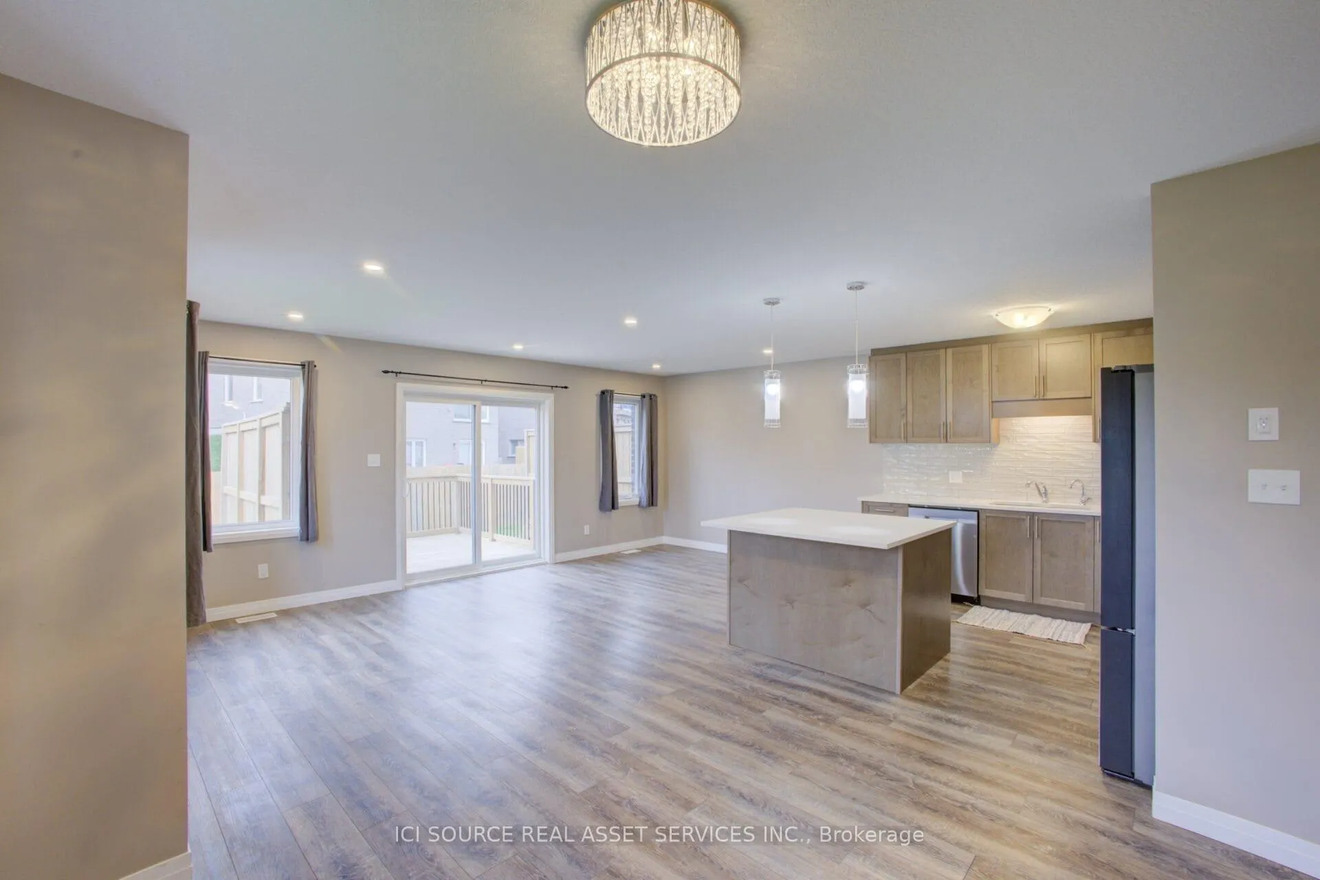 Photo 7 of 100 Pony Way, Kitchener — HOMEH