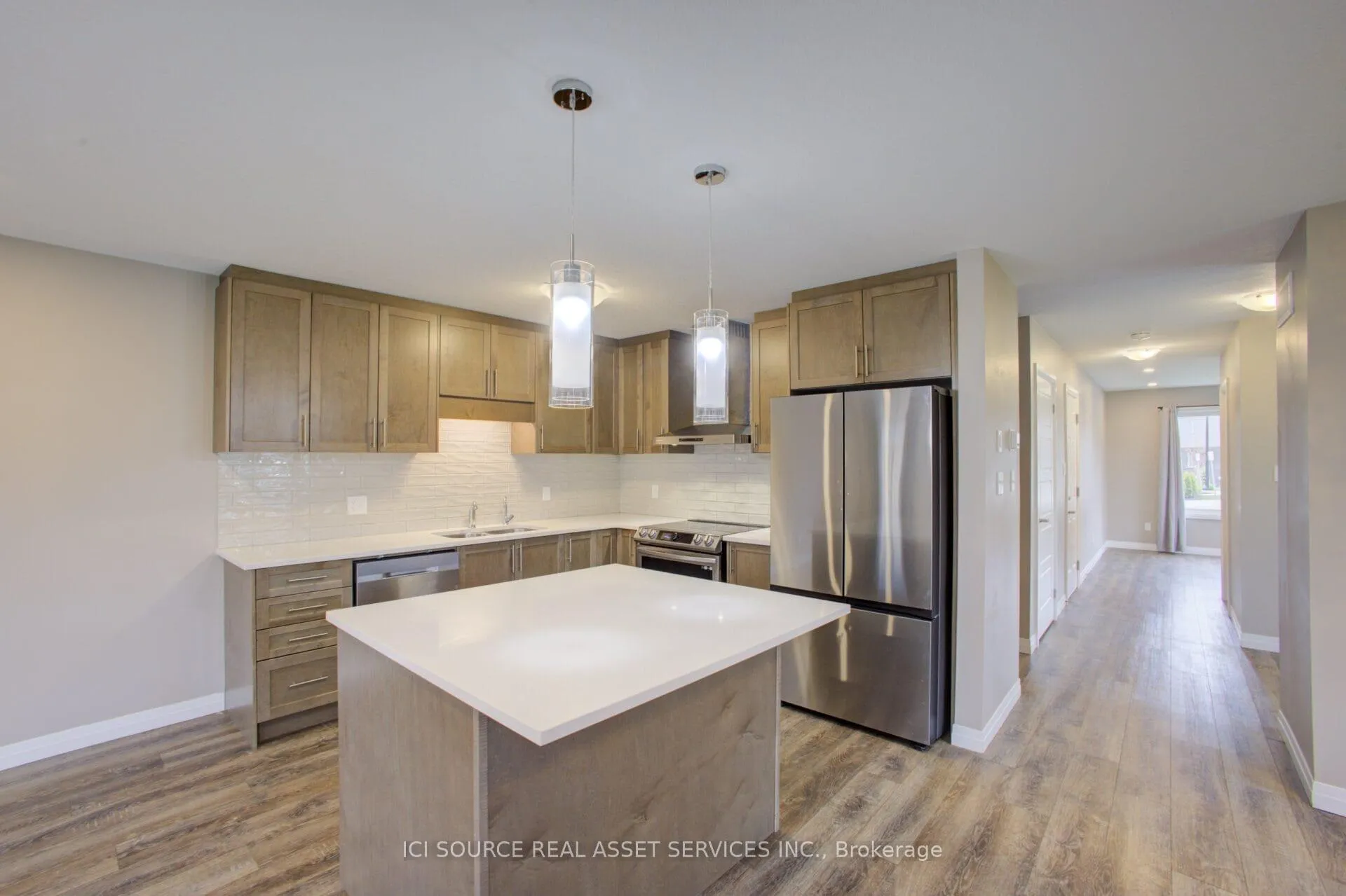 Photo 8 of 100 Pony Way, Kitchener — HOMEH