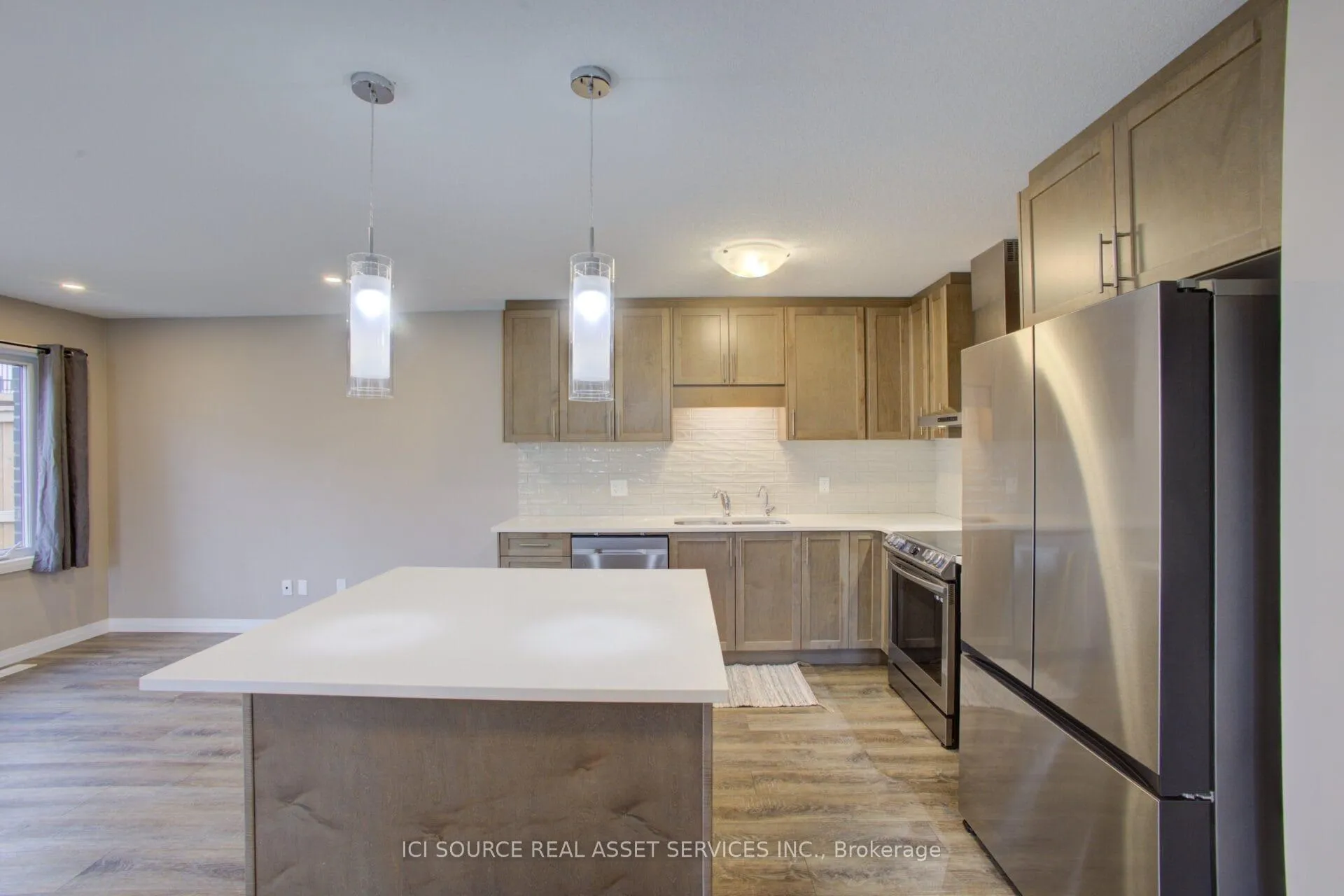 Photo 9 of 100 Pony Way, Kitchener — HOMEH