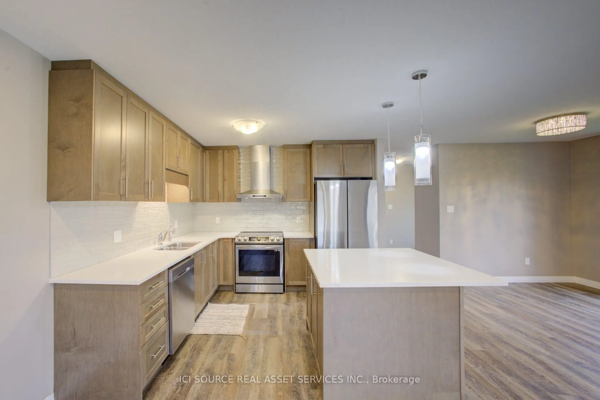 Photo 10 of 100 Pony Way, Kitchener — HOMEH