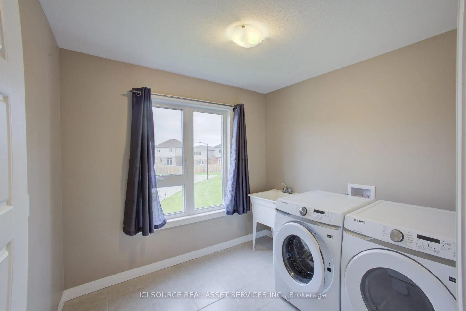 Photo 15 of 100 Pony Way, Kitchener — HOMEH