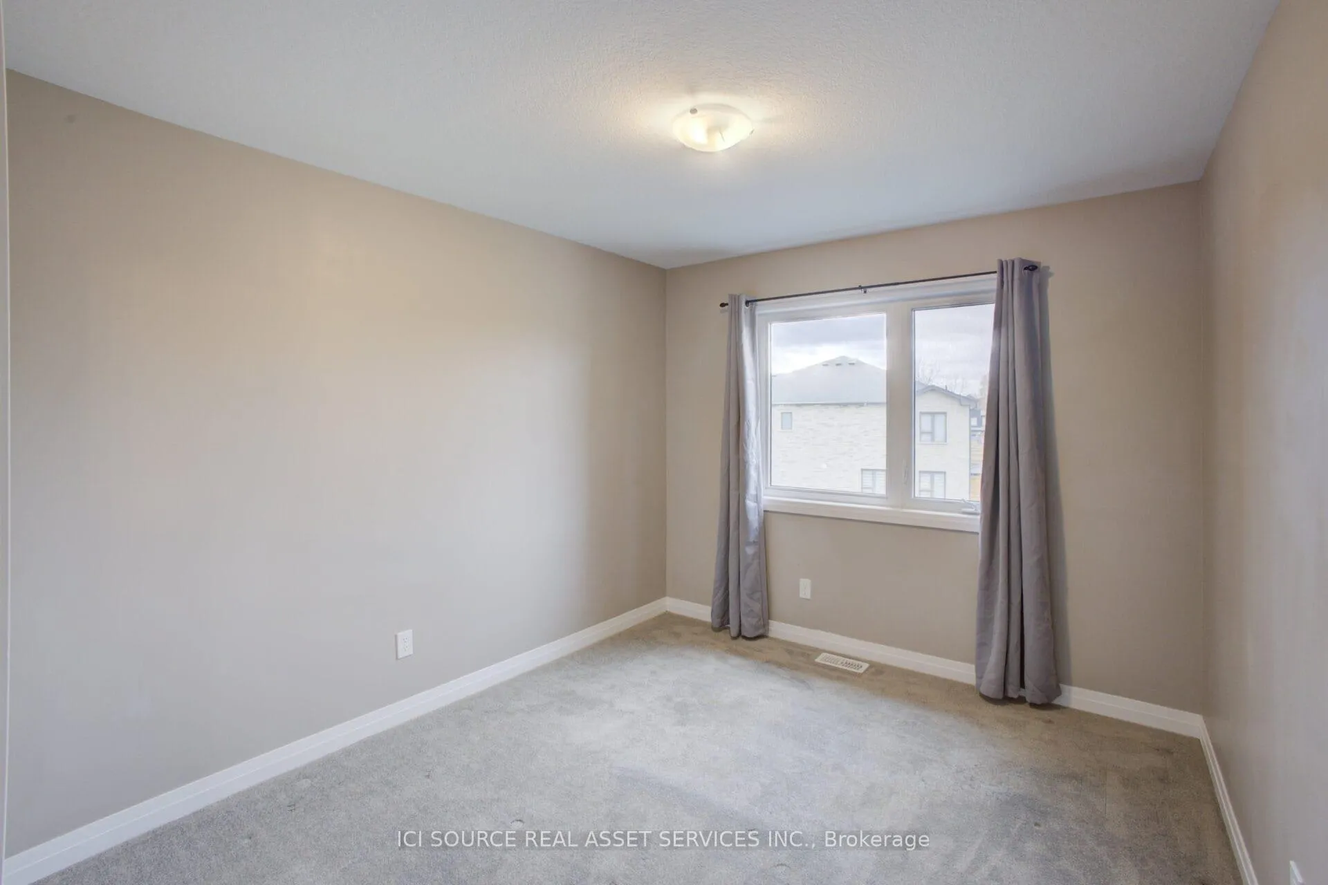 Photo 17 of 100 Pony Way, Kitchener — HOMEH