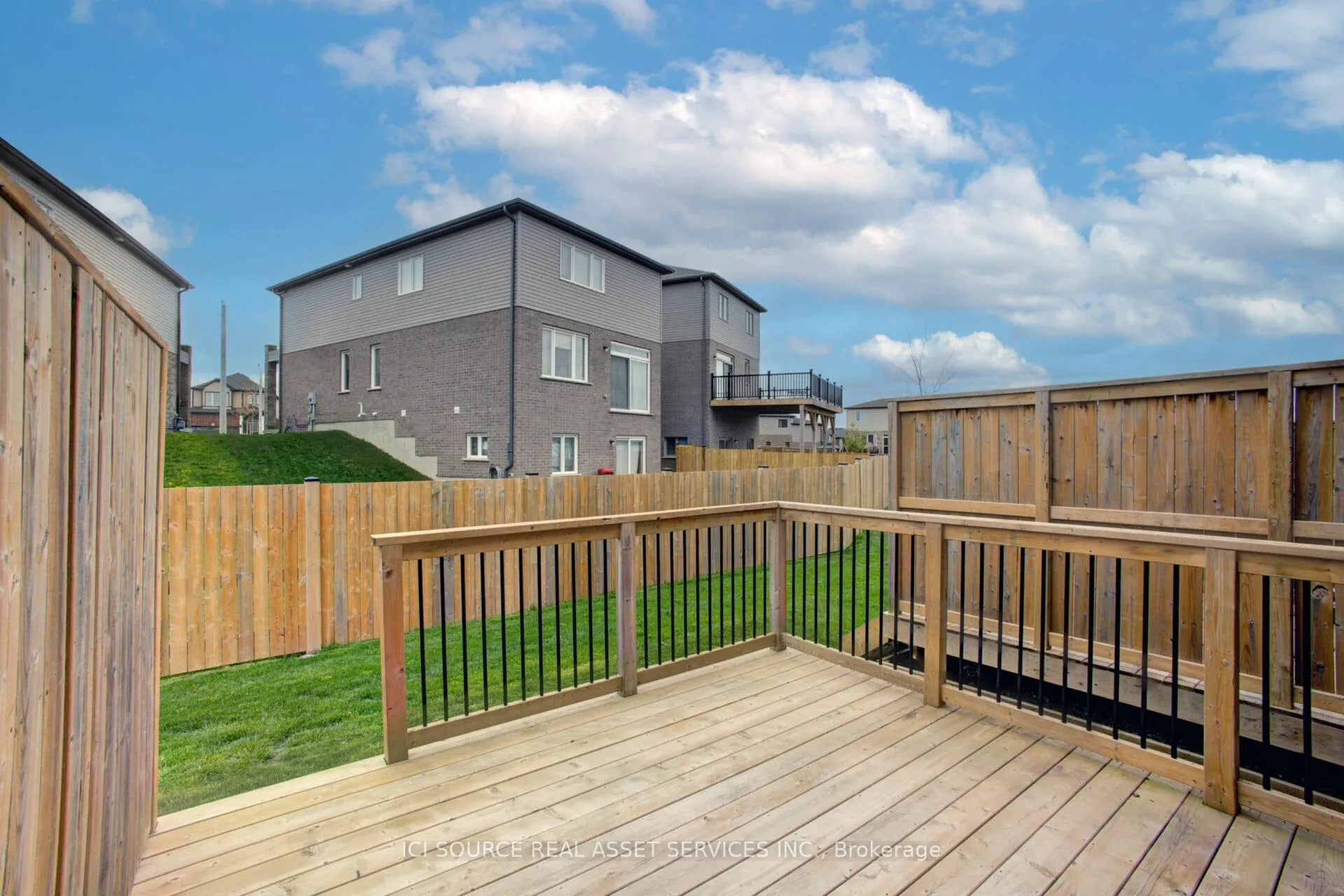 Photo 28 of 100 Pony Way, Kitchener — HOMEH