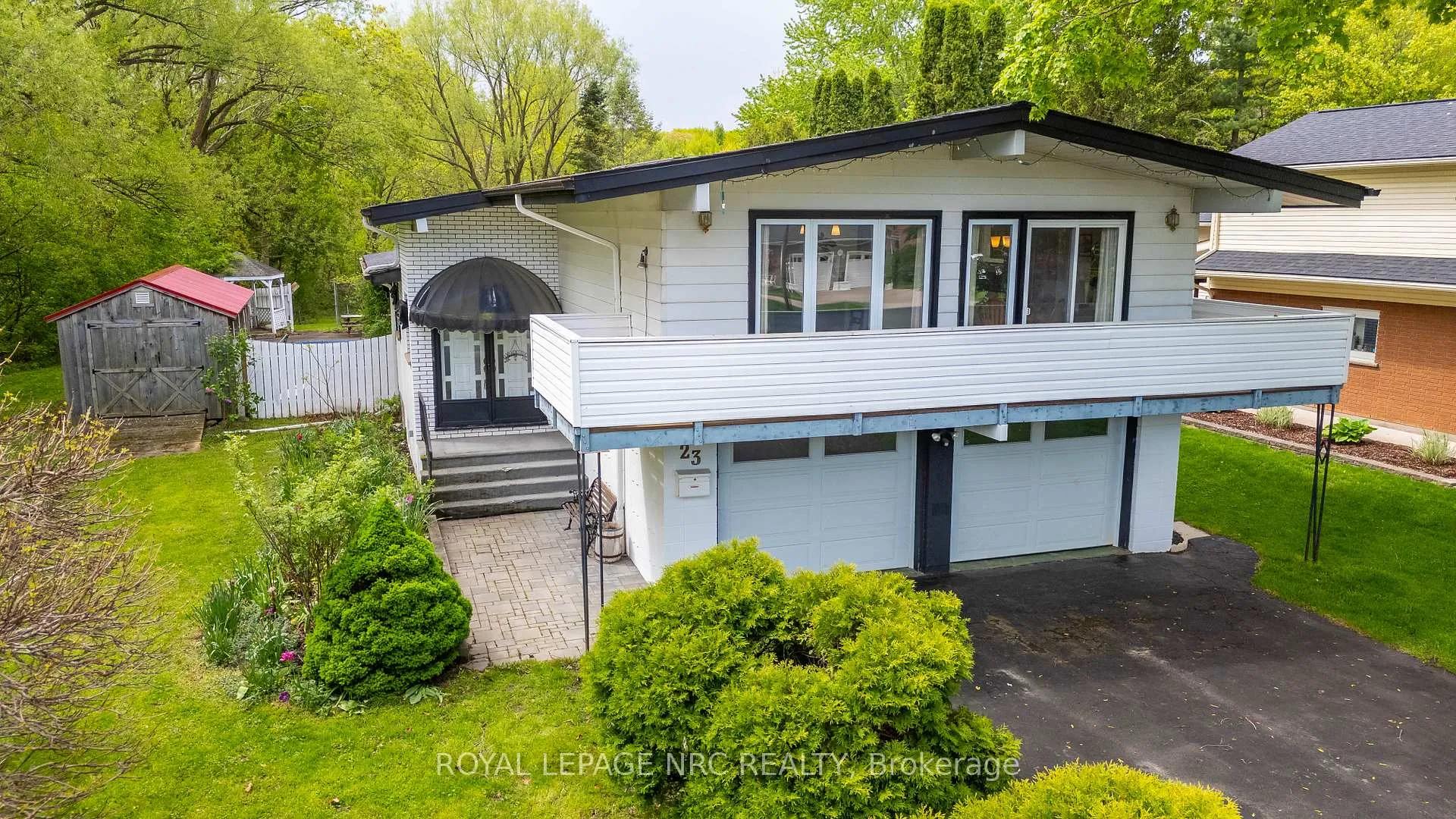 Photo 3 of 23 Chantler Road, Welland, West Welland — HOMEH