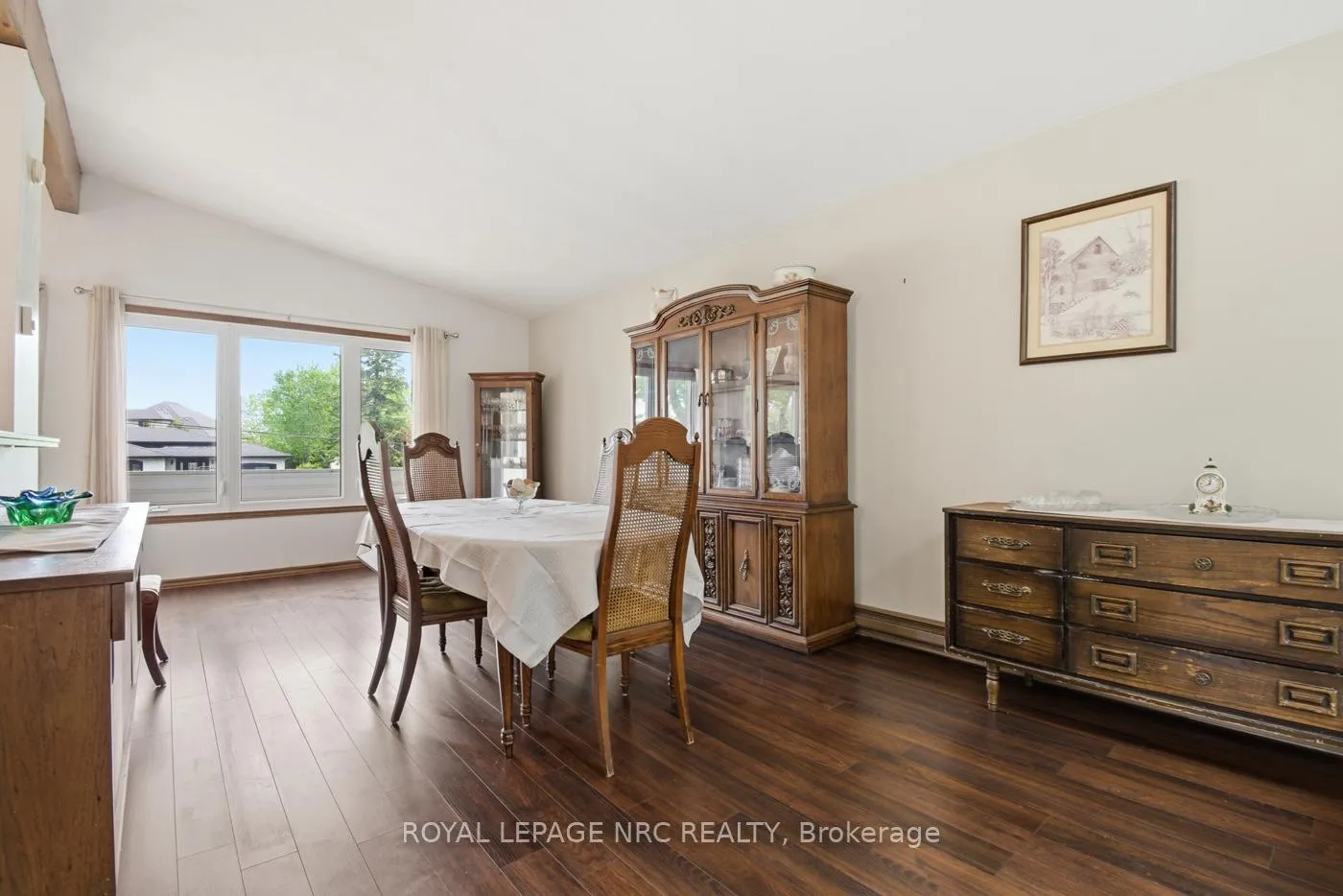 Photo 14 of 23 Chantler Road, Welland, West Welland — HOMEH