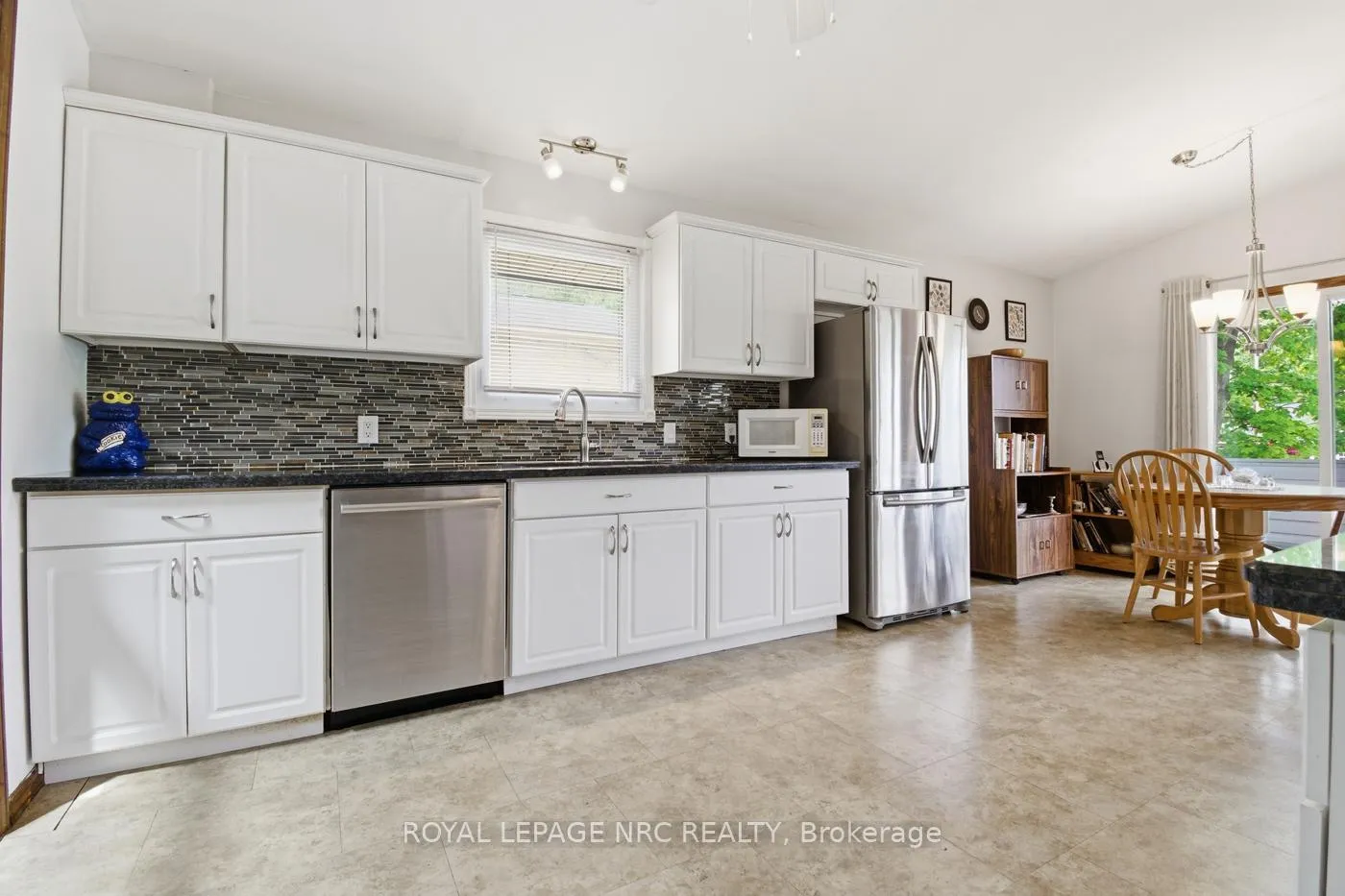 Photo 17 of 23 Chantler Road, Welland, West Welland — HOMEH
