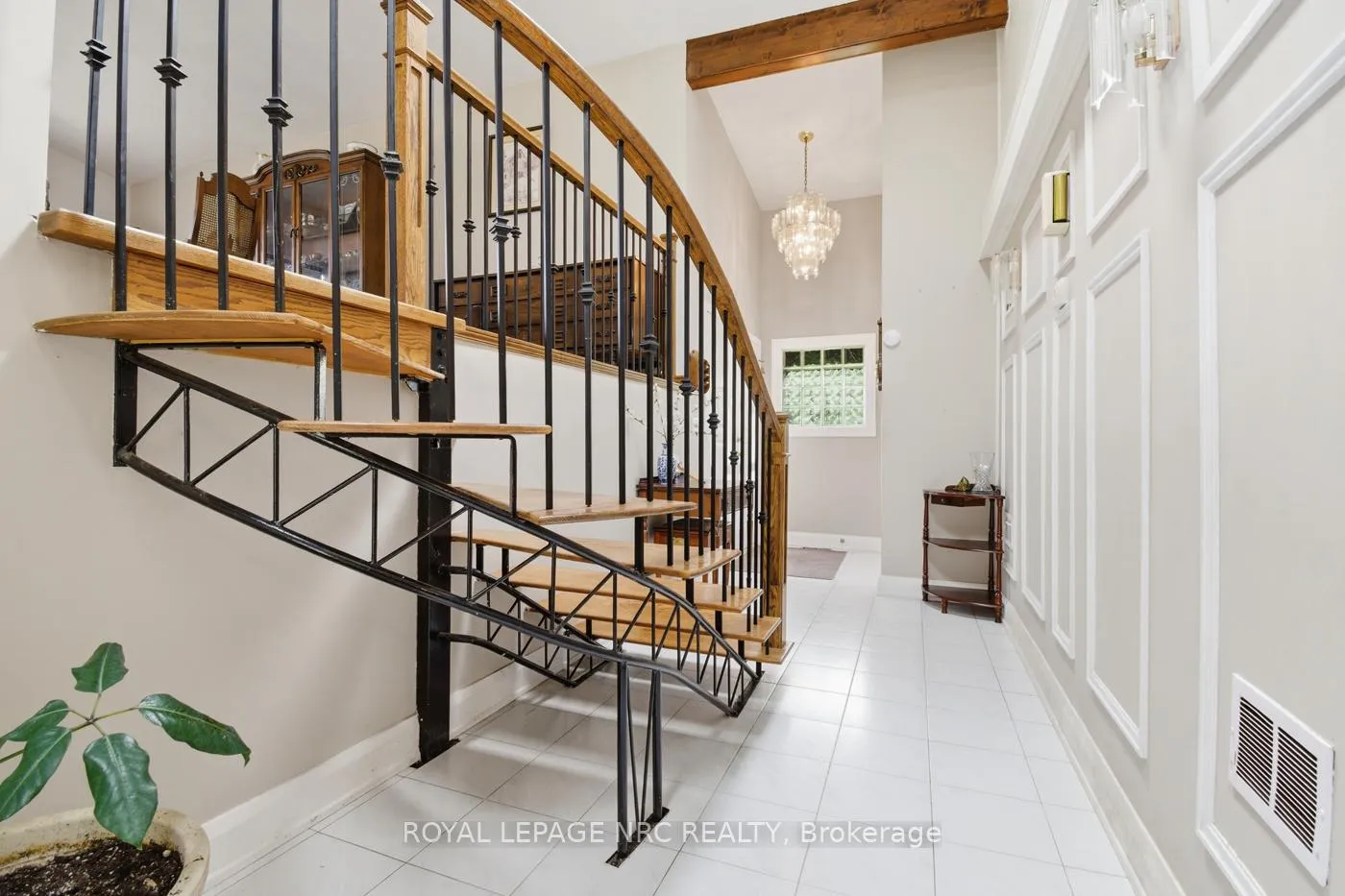 Photo 21 of 23 Chantler Road, Welland, West Welland — HOMEH