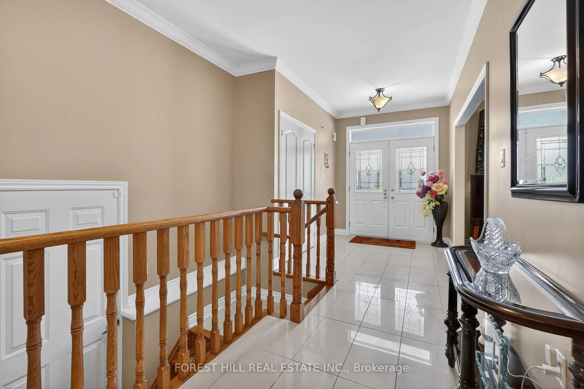 Photo 2 of Unit 17, 17 Amalfi Court, Vaughan, West Woodbridge — HOMEH