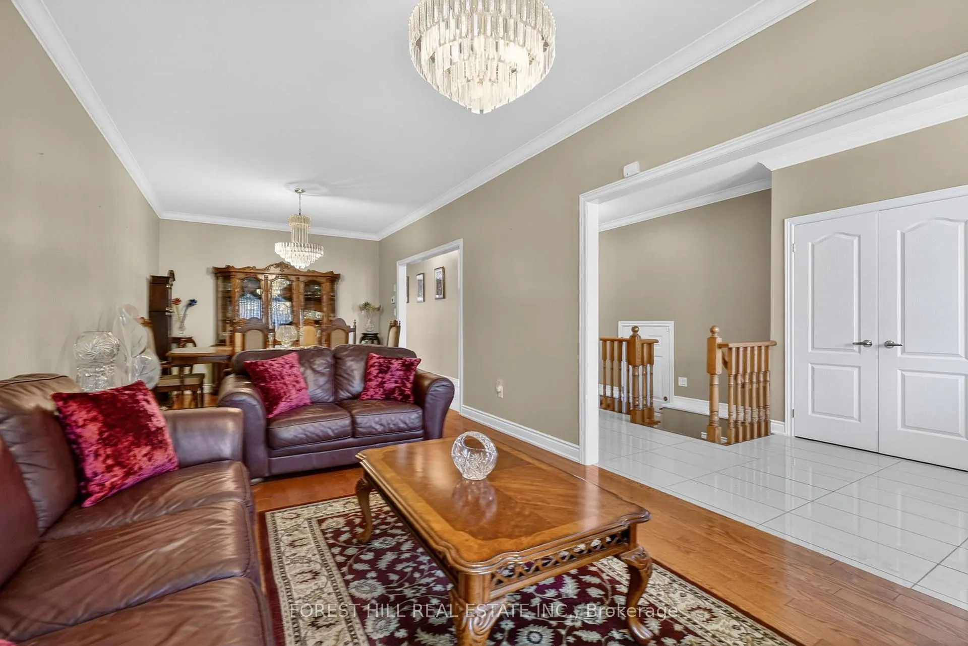 Photo 4 of Unit 17, 17 Amalfi Court, Vaughan, West Woodbridge — HOMEH