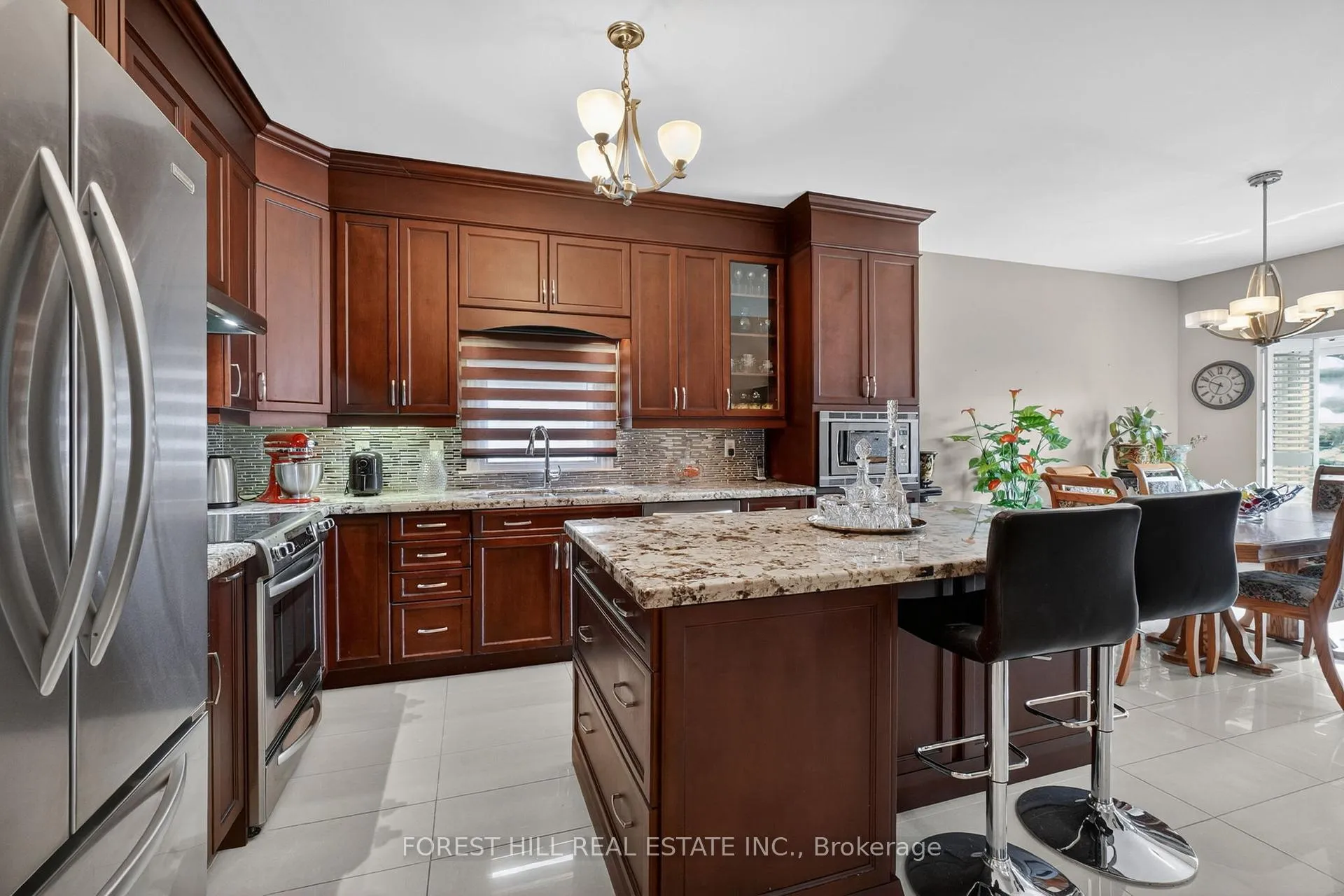 Photo 6 of Unit 17, 17 Amalfi Court, Vaughan, West Woodbridge — HOMEH