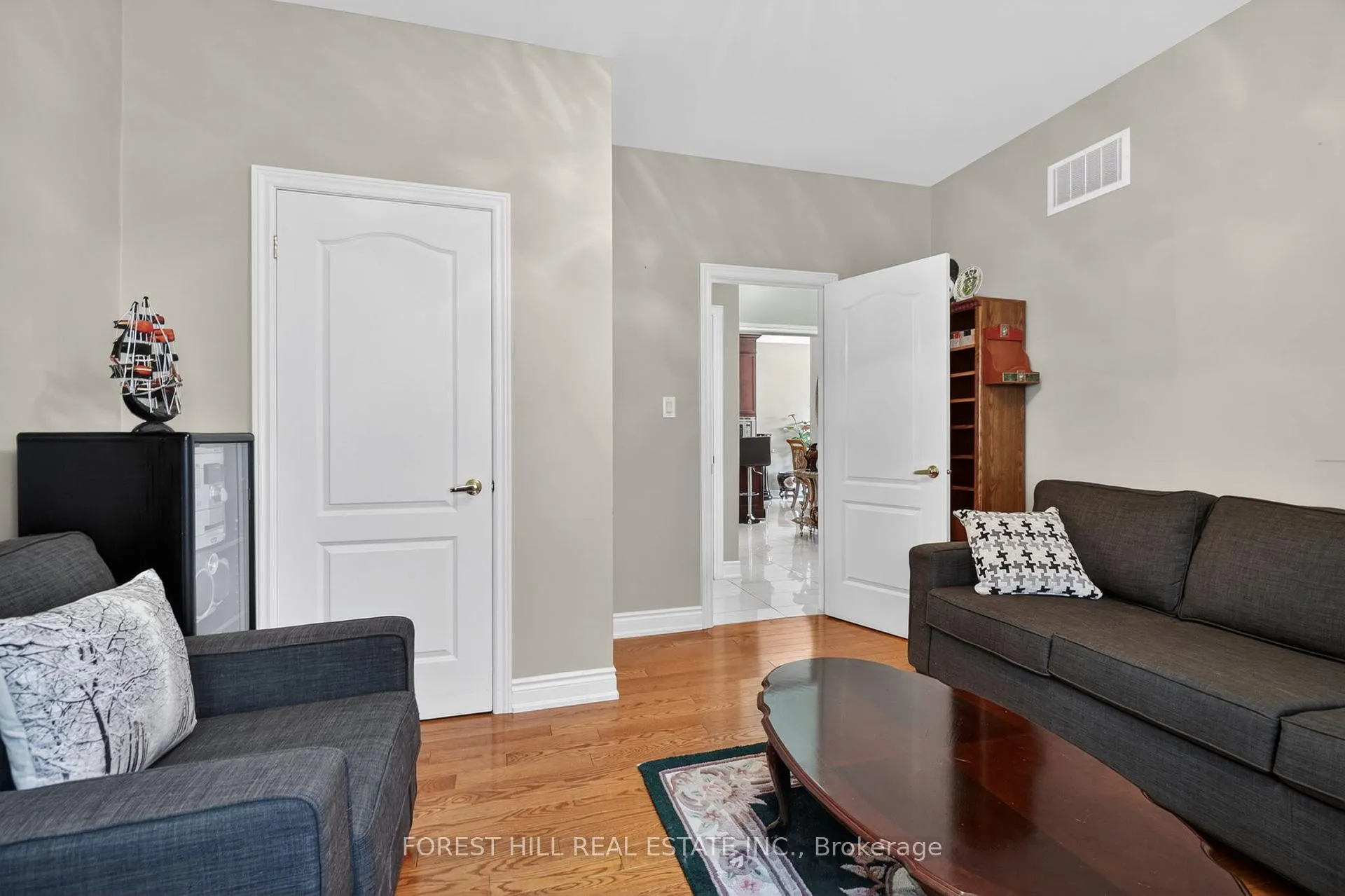 Photo 13 of Unit 17, 17 Amalfi Court, Vaughan, West Woodbridge — HOMEH