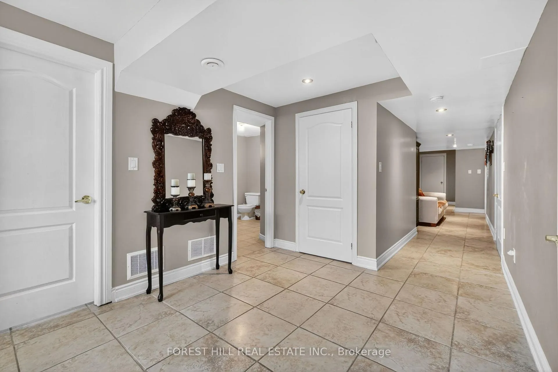 Photo 19 of Unit 17, 17 Amalfi Court, Vaughan, West Woodbridge — HOMEH