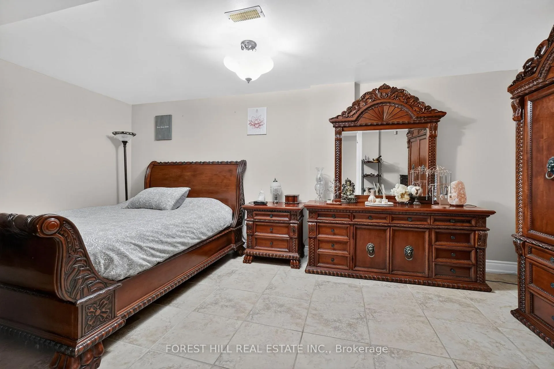 Photo 21 of Unit 17, 17 Amalfi Court, Vaughan, West Woodbridge — HOMEH