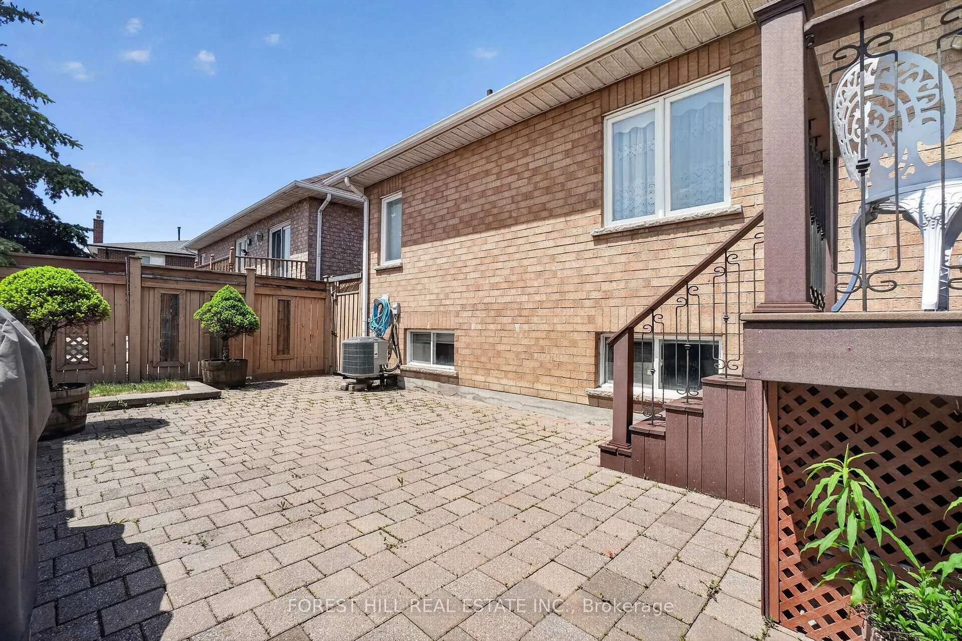 Photo 25 of Unit 17, 17 Amalfi Court, Vaughan, West Woodbridge — HOMEH