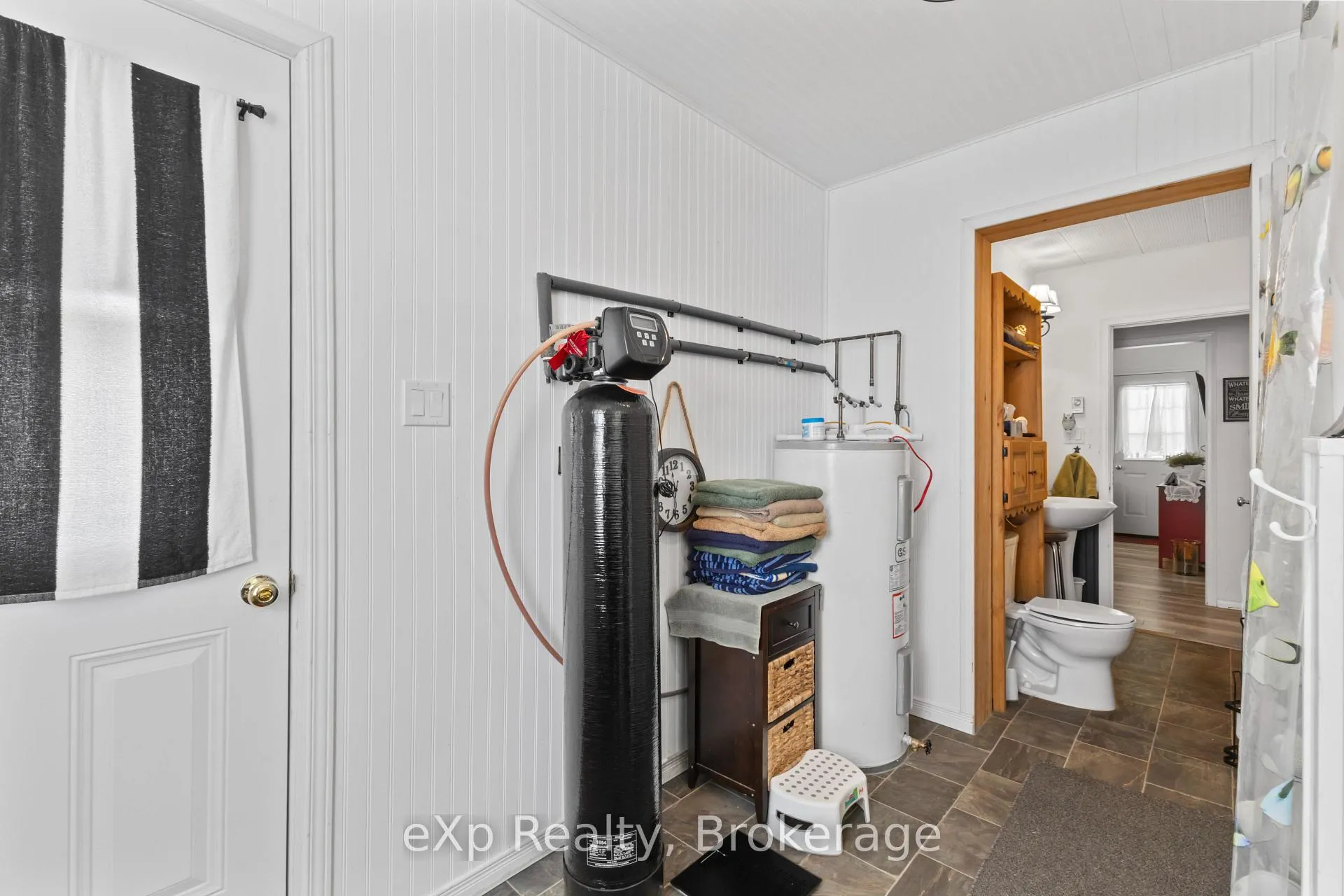 Photo 15 of 26 Mohawk Drive, Vaughan, Vellore Village — HOMEH