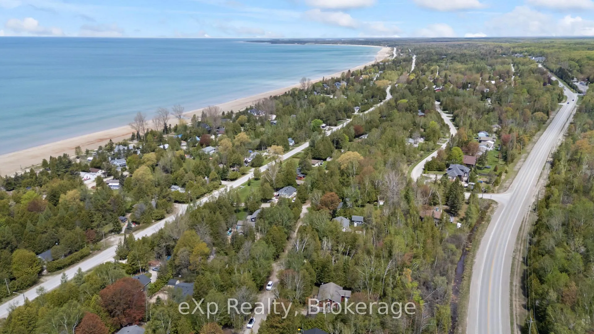 Photo 20 of 26 Mohawk Drive, Vaughan, Vellore Village — HOMEH