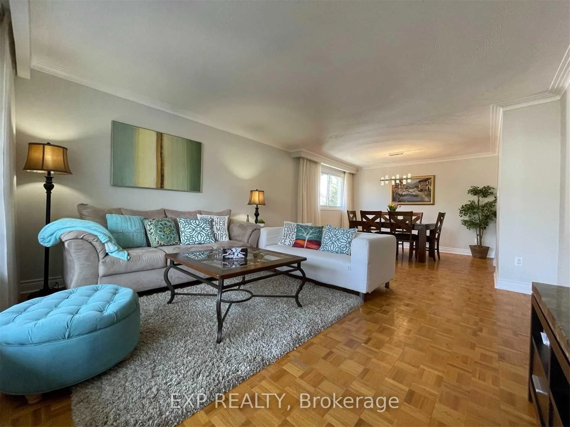 Photo 2 of 23 Markhaven Road, Markham, Unionville — HOMEH