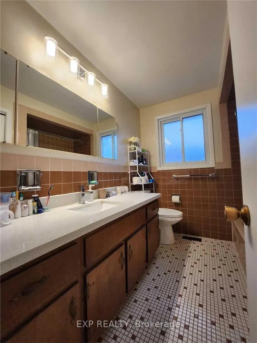 Photo 4 of 23 Markhaven Road, Markham, Unionville — HOMEH
