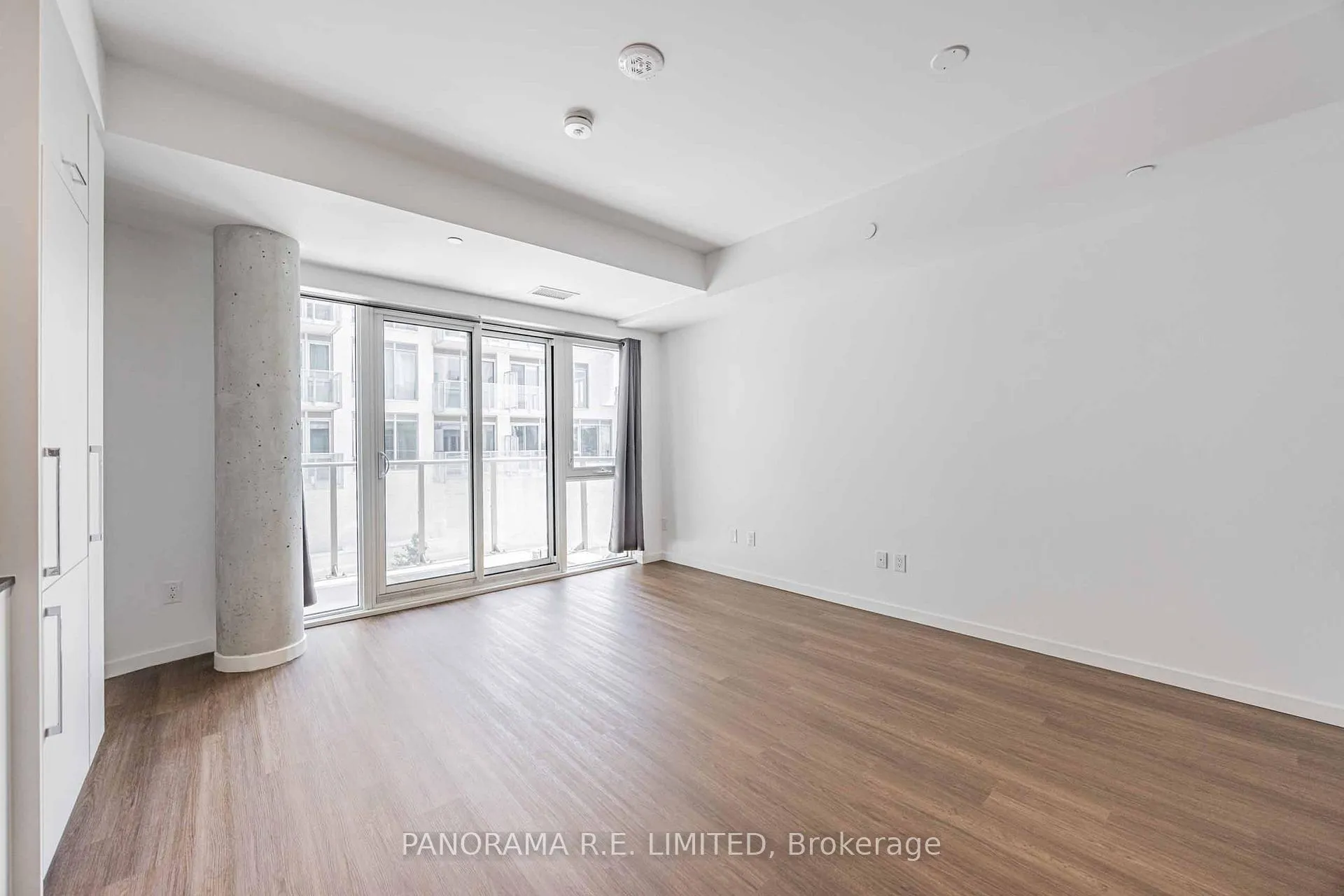 Photo 3 of Unit 305, 689 The Queensway, Etobicoke, Stonegate-Queensway — HOMEH