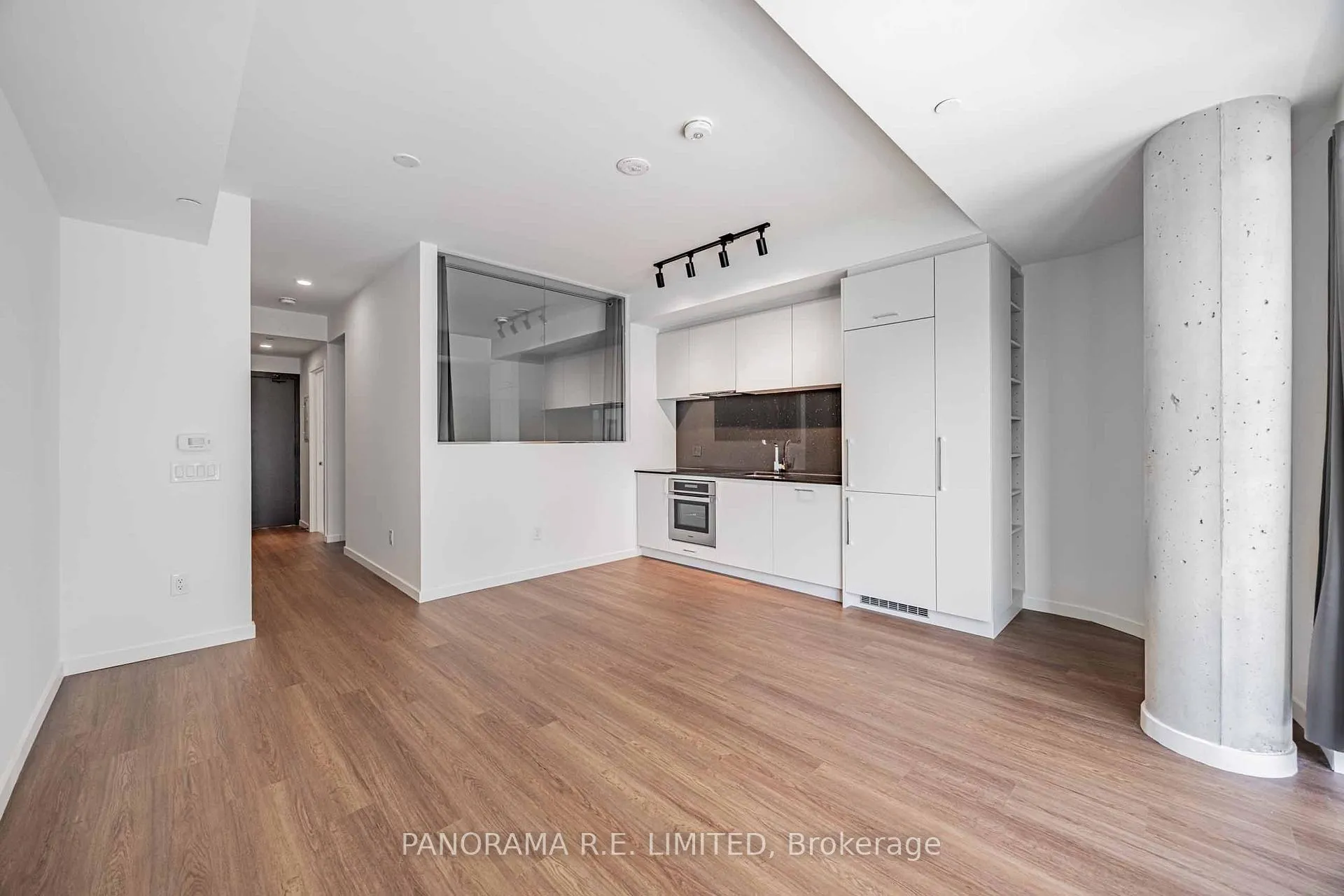 Photo 5 of Unit 305, 689 The Queensway, Etobicoke, Stonegate-Queensway — HOMEH